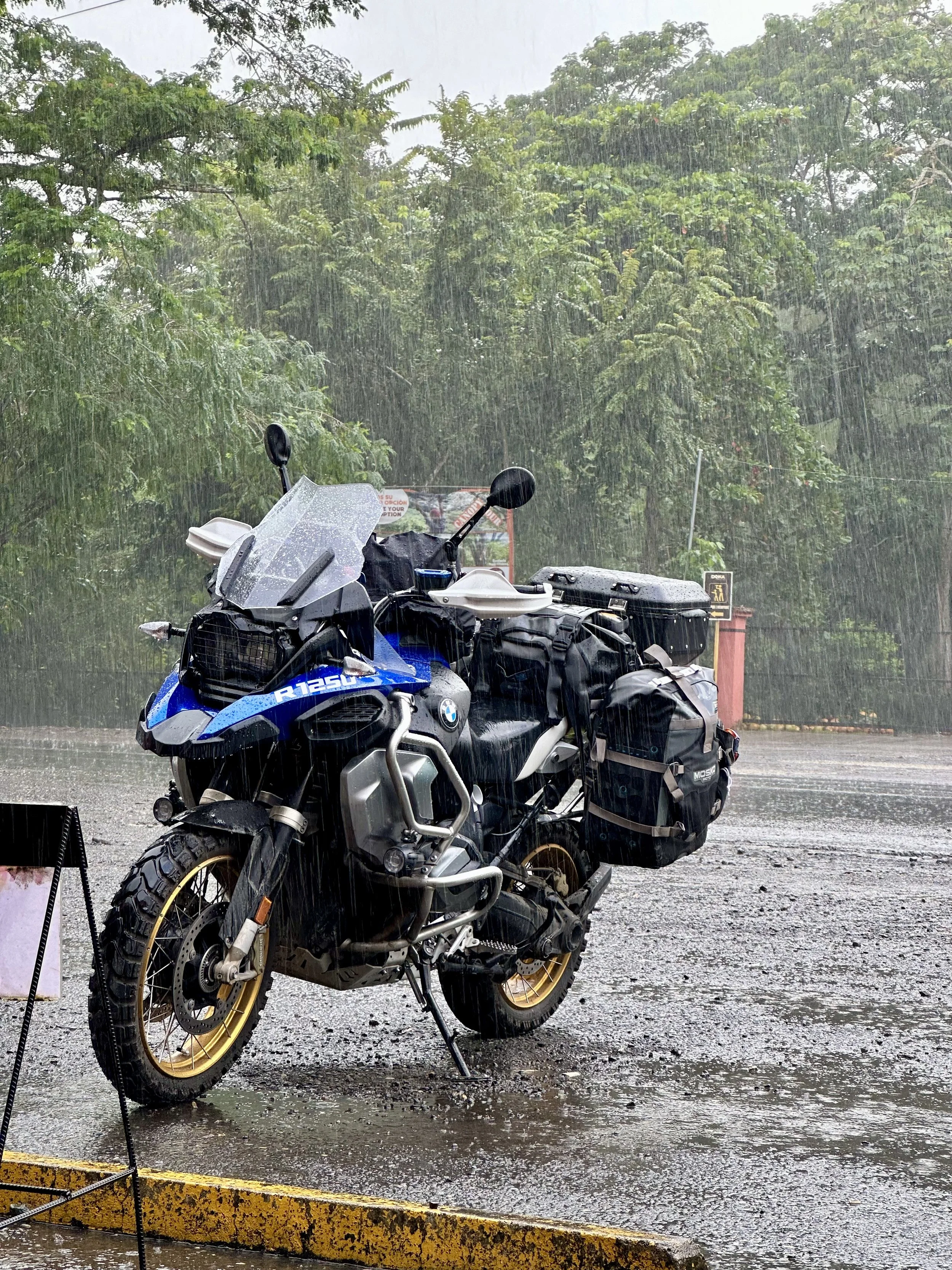 when it rains it RAINS here