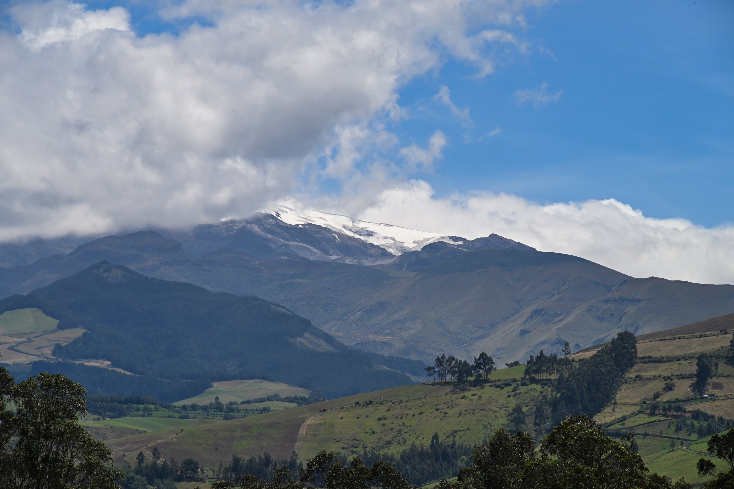 standing on the Equator and looking at SNOW ??? 😳