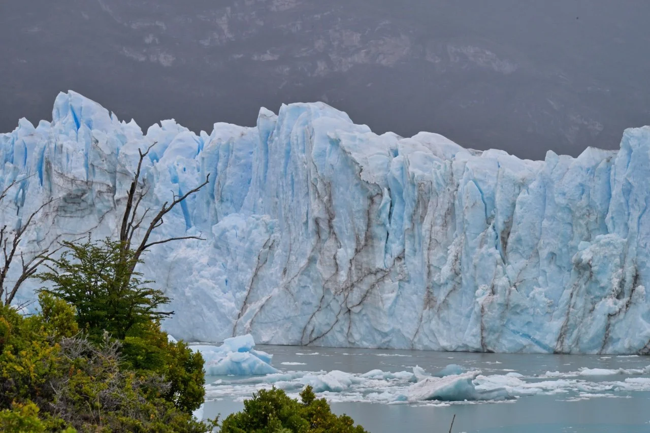  the front of the glacier is 70 m tall