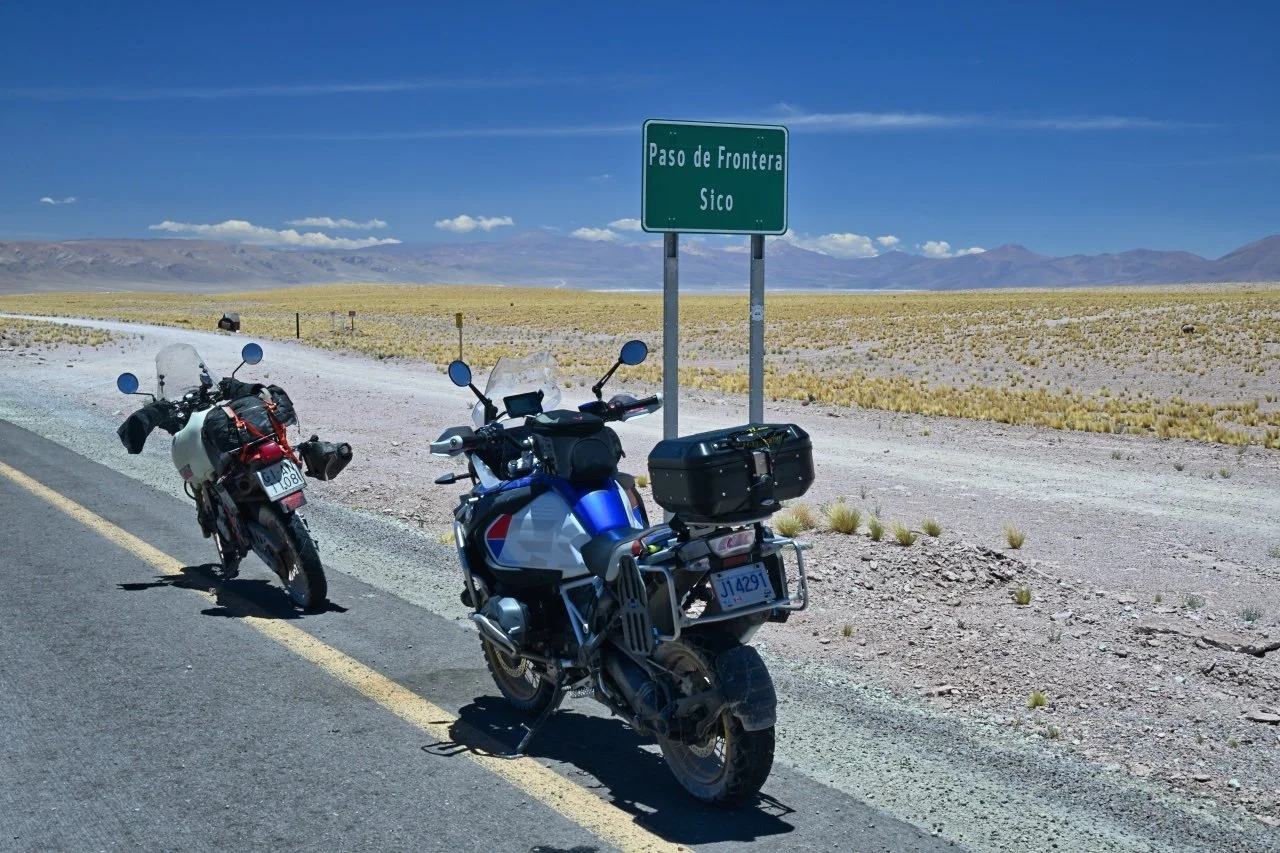  The border, still on Chilean side