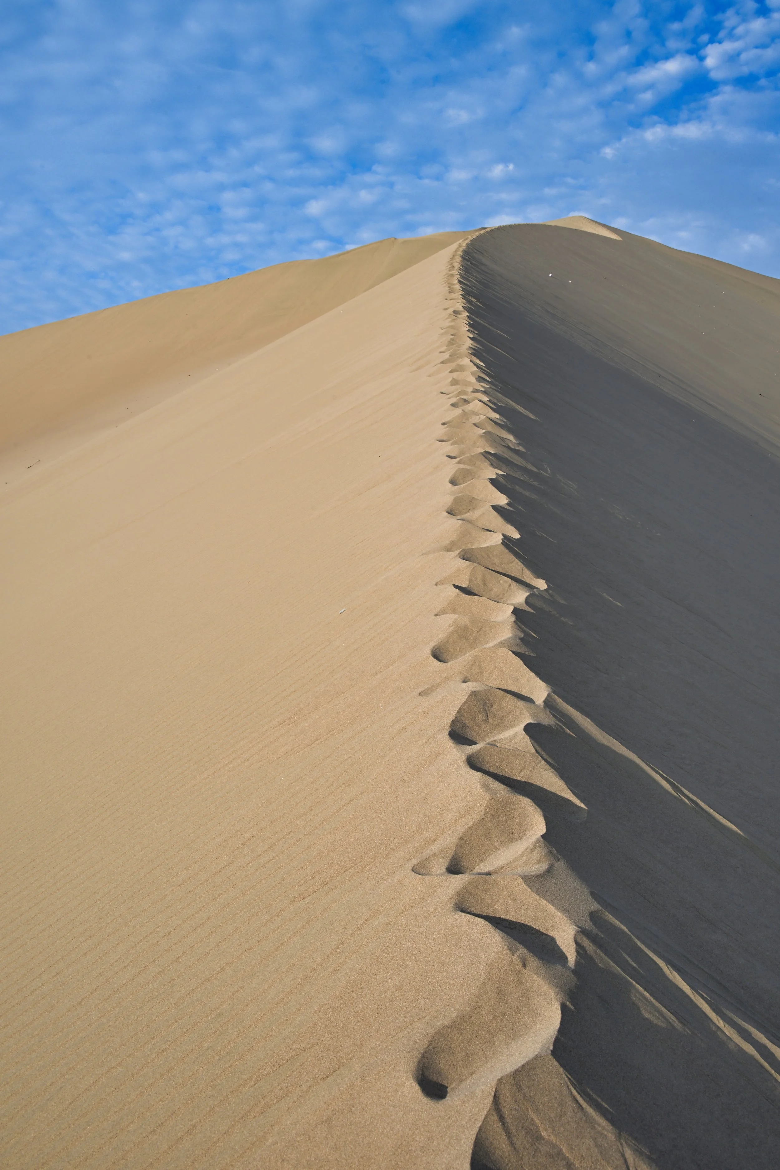 the "summit" ridge to one of the dunes