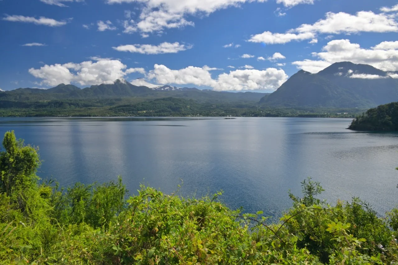  beautiful large lake with clean water