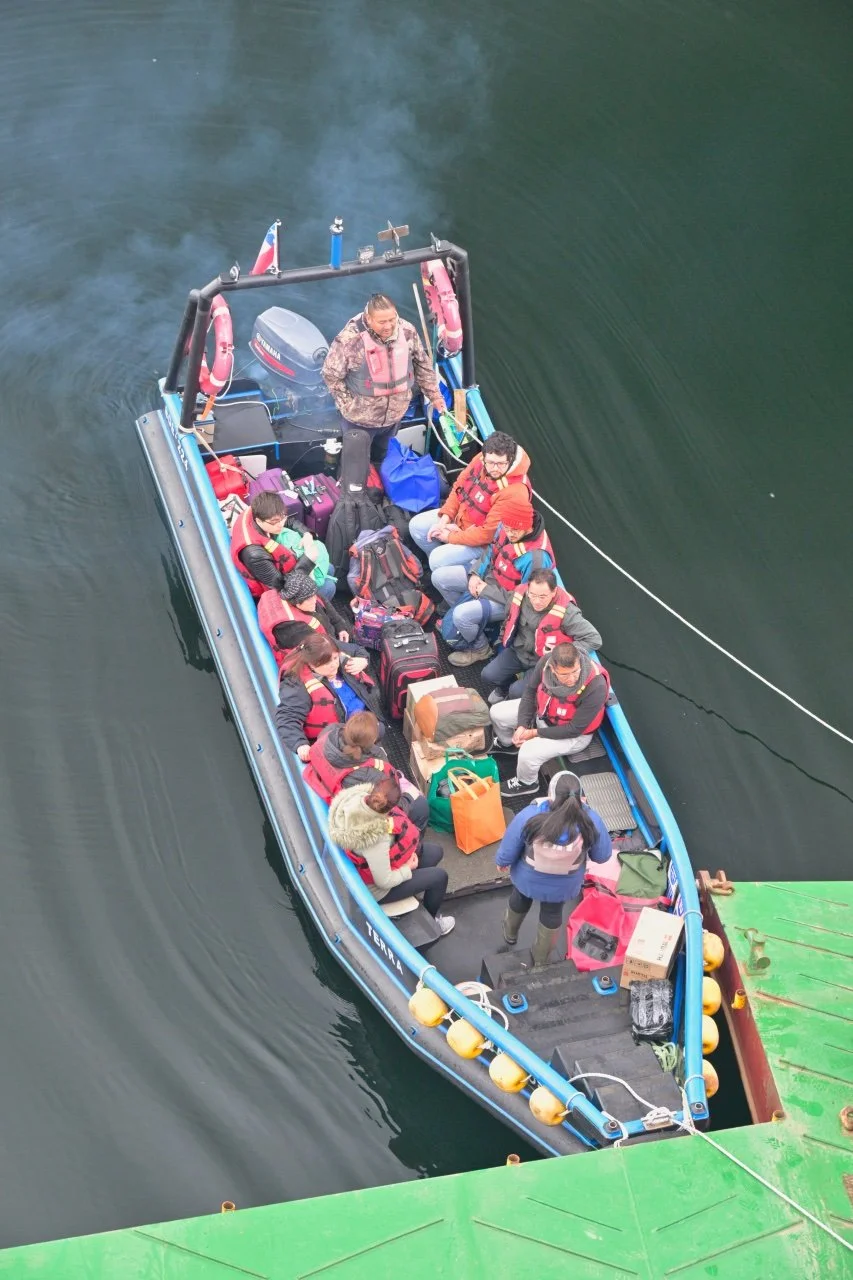 unloading few passengers