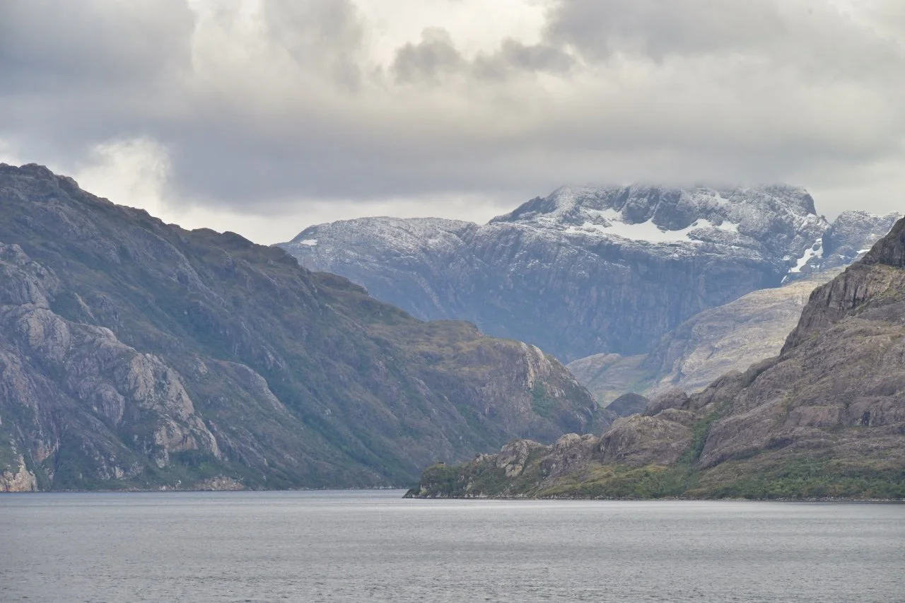  deep channels with high mountains