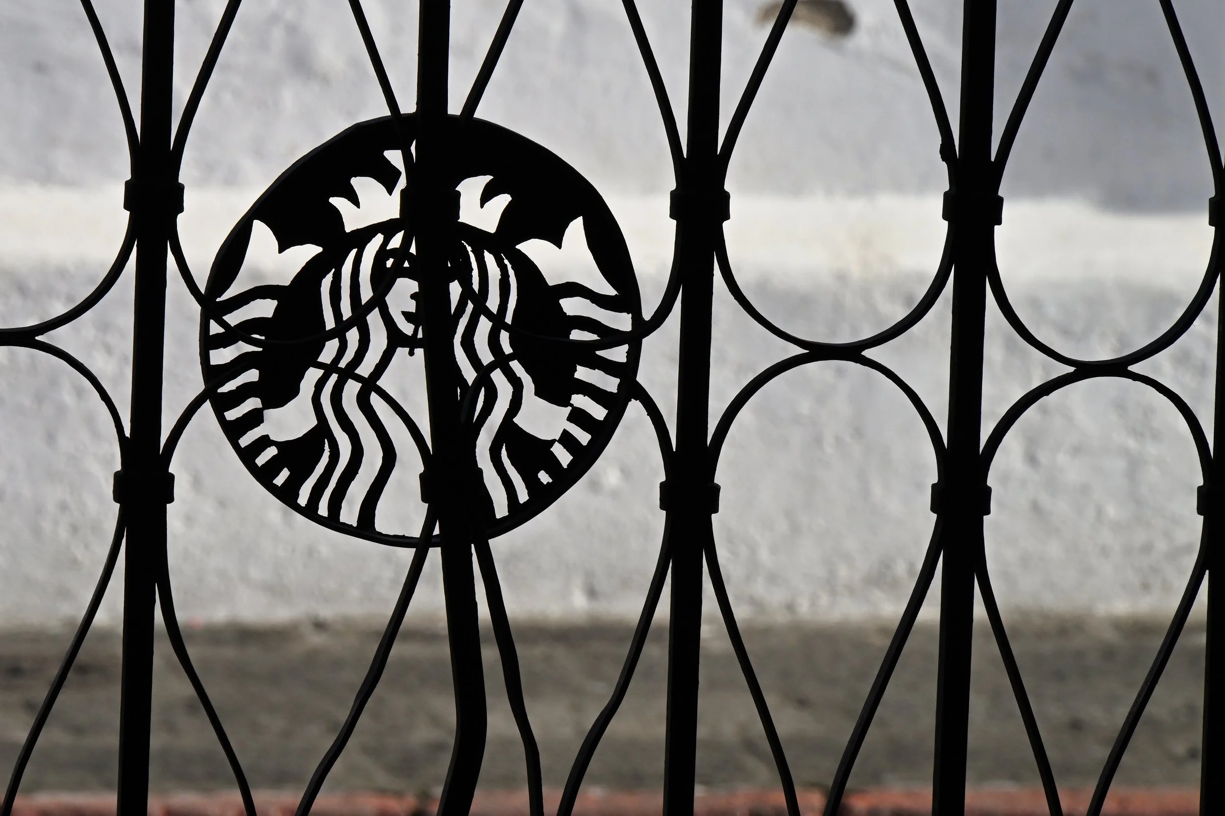 I've seen this emblem before somewhere ...