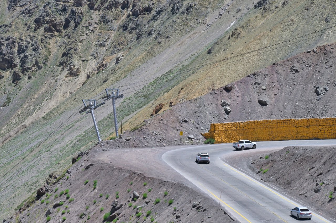  Caracoles switchbacks