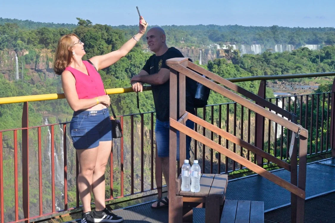  remember this girl? For three hours I've been there, I haven't seen her taking pictures of anything else but herself. it must be nice to admire yourself so much. Or maybe I'm just jealous.