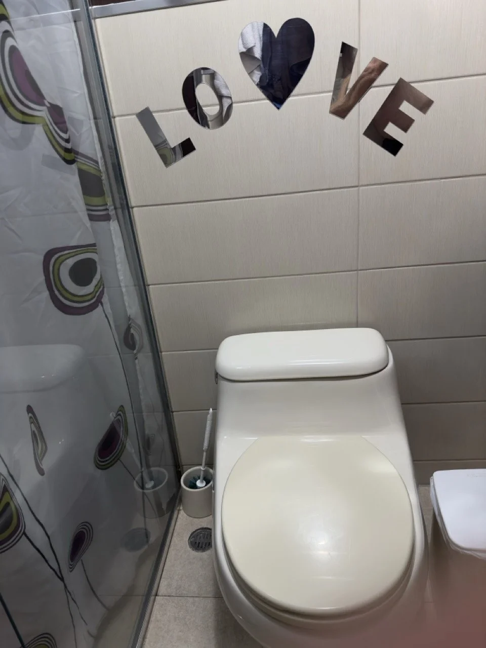 strange choice of decoration ...