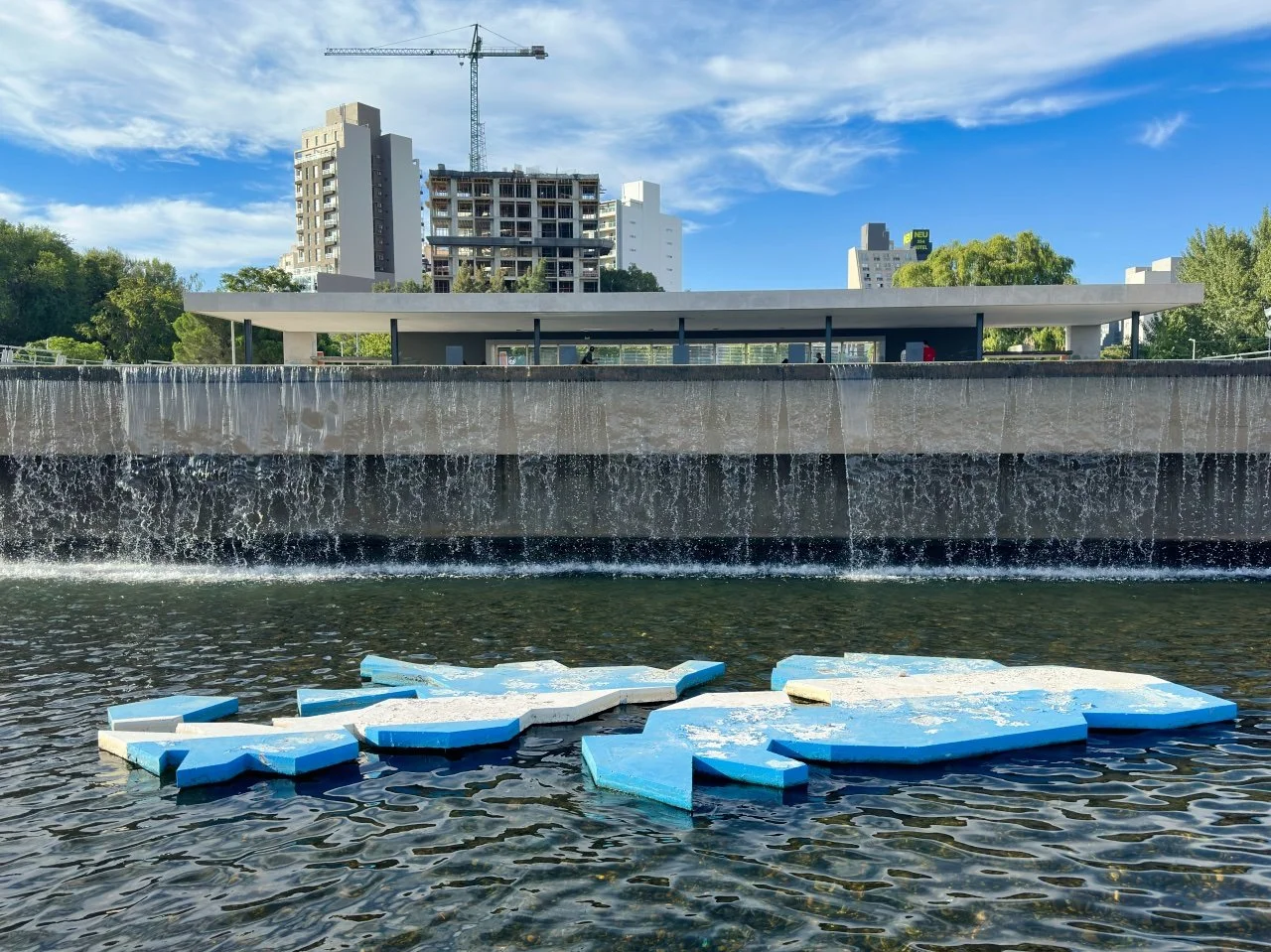  monuments of Falkland's war are everywhere in Argentina