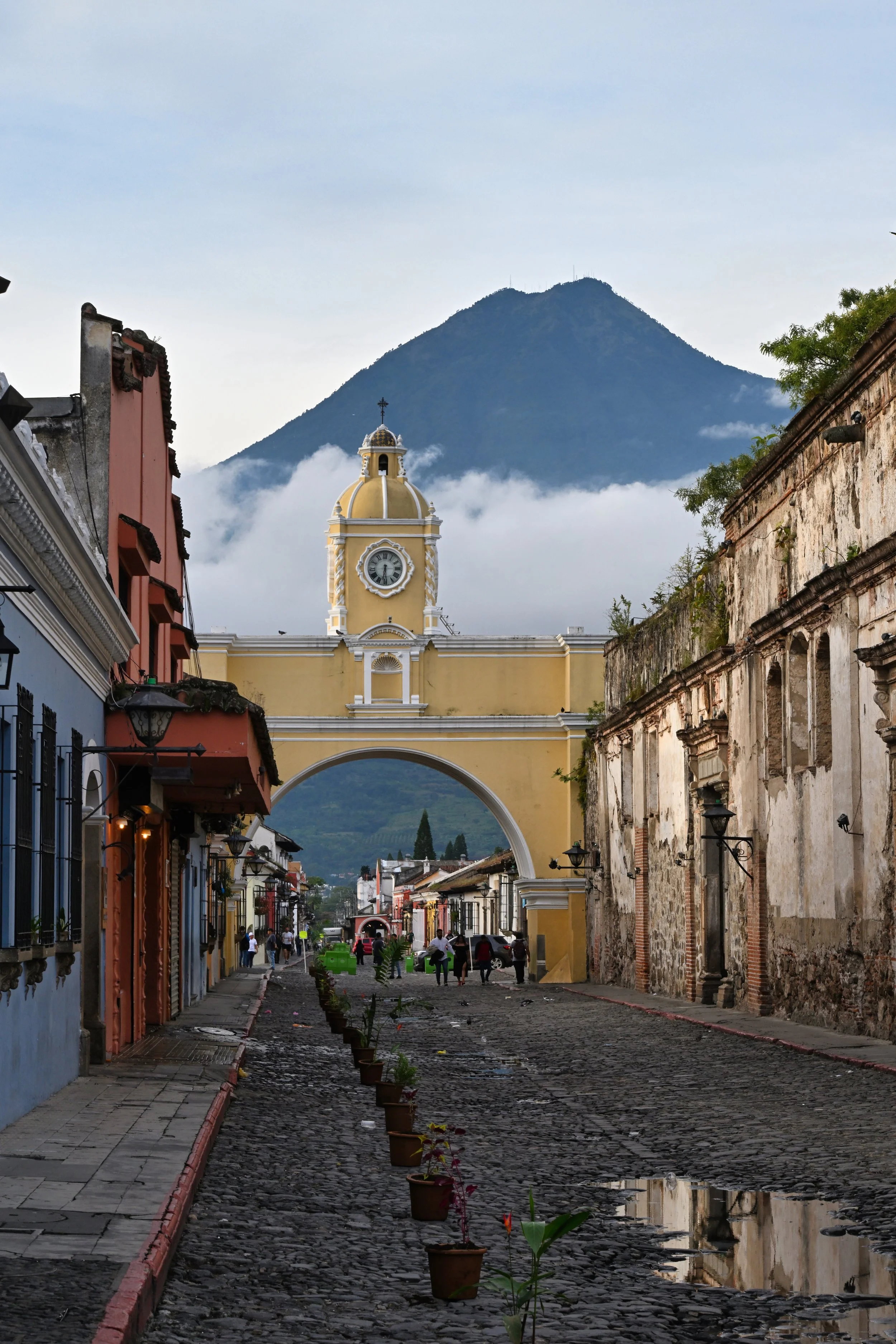 El Arco de Santa Catalina with volcano El Agua