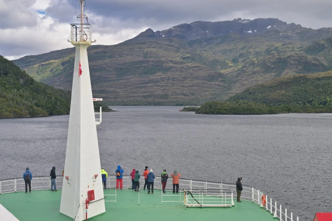 the narrowest pass of the trip, only 58 m wide. the ship is 25 m wide.