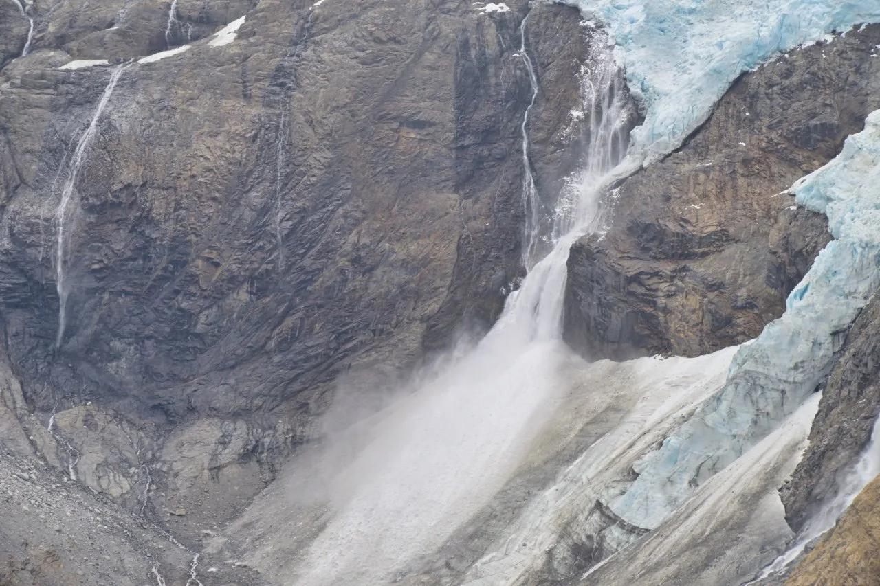  chunk of the glacier is coming down