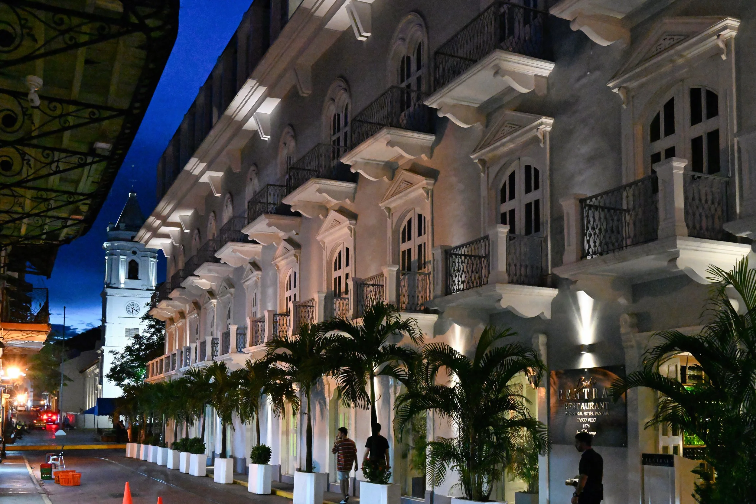 This picture was handheld in darkness long after the sunset. I love my Nikon ❤️