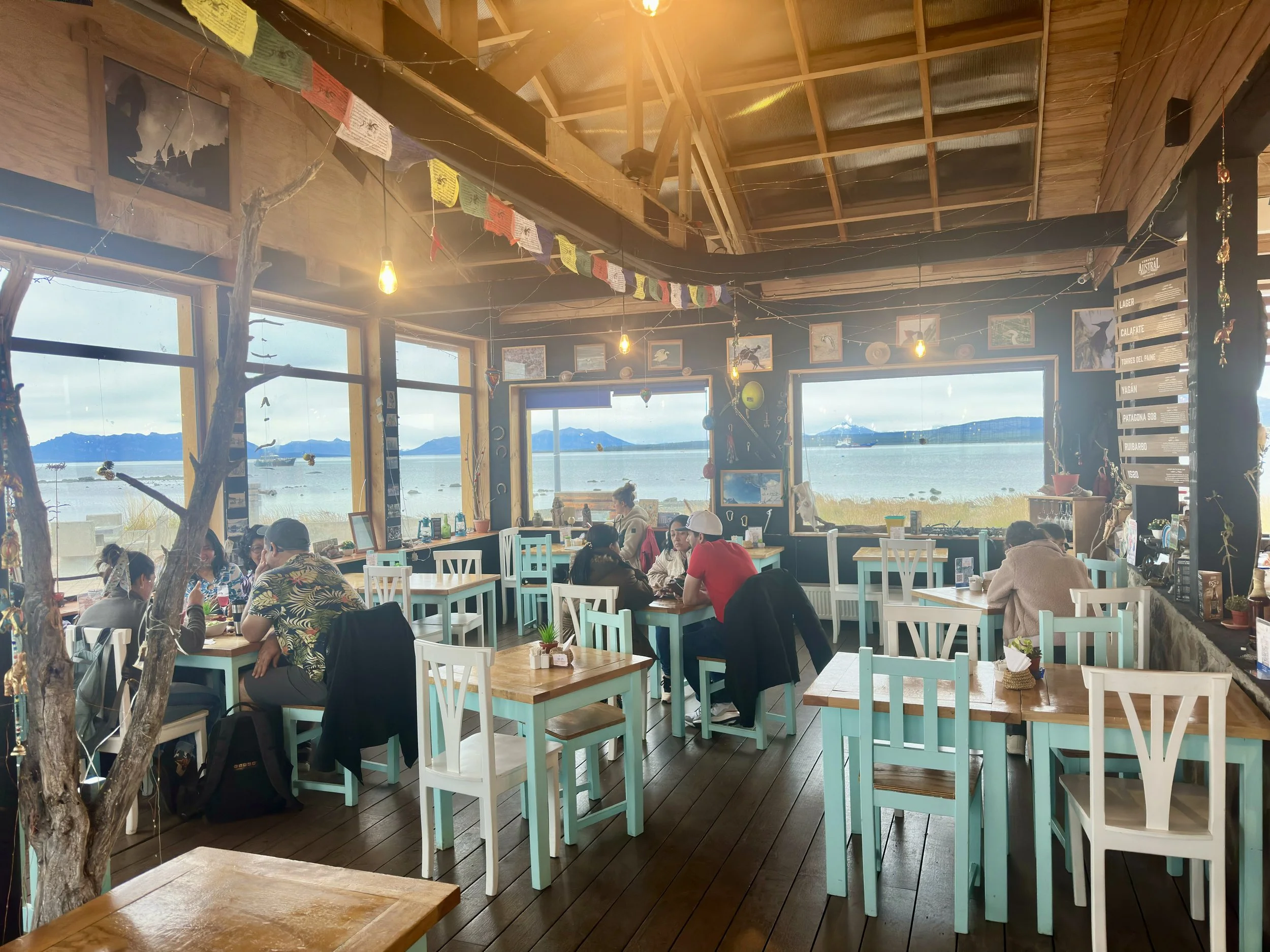  Cool pub on the beachfront