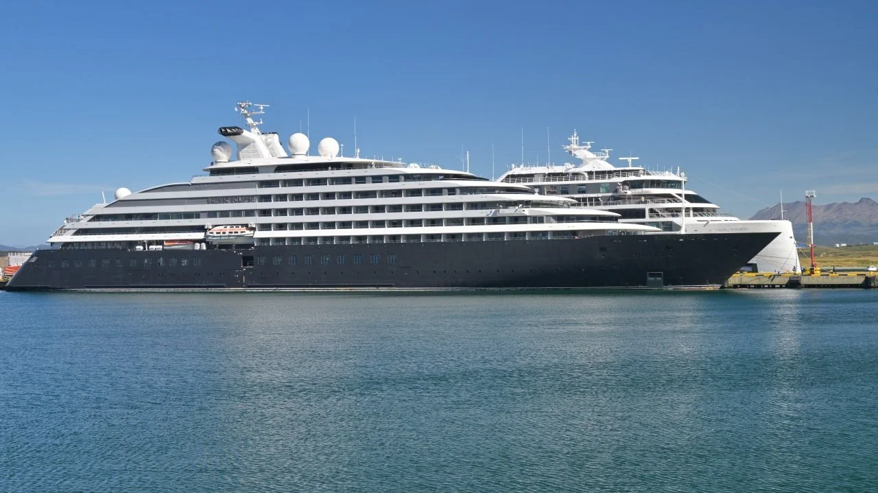  I like the lines of this ship