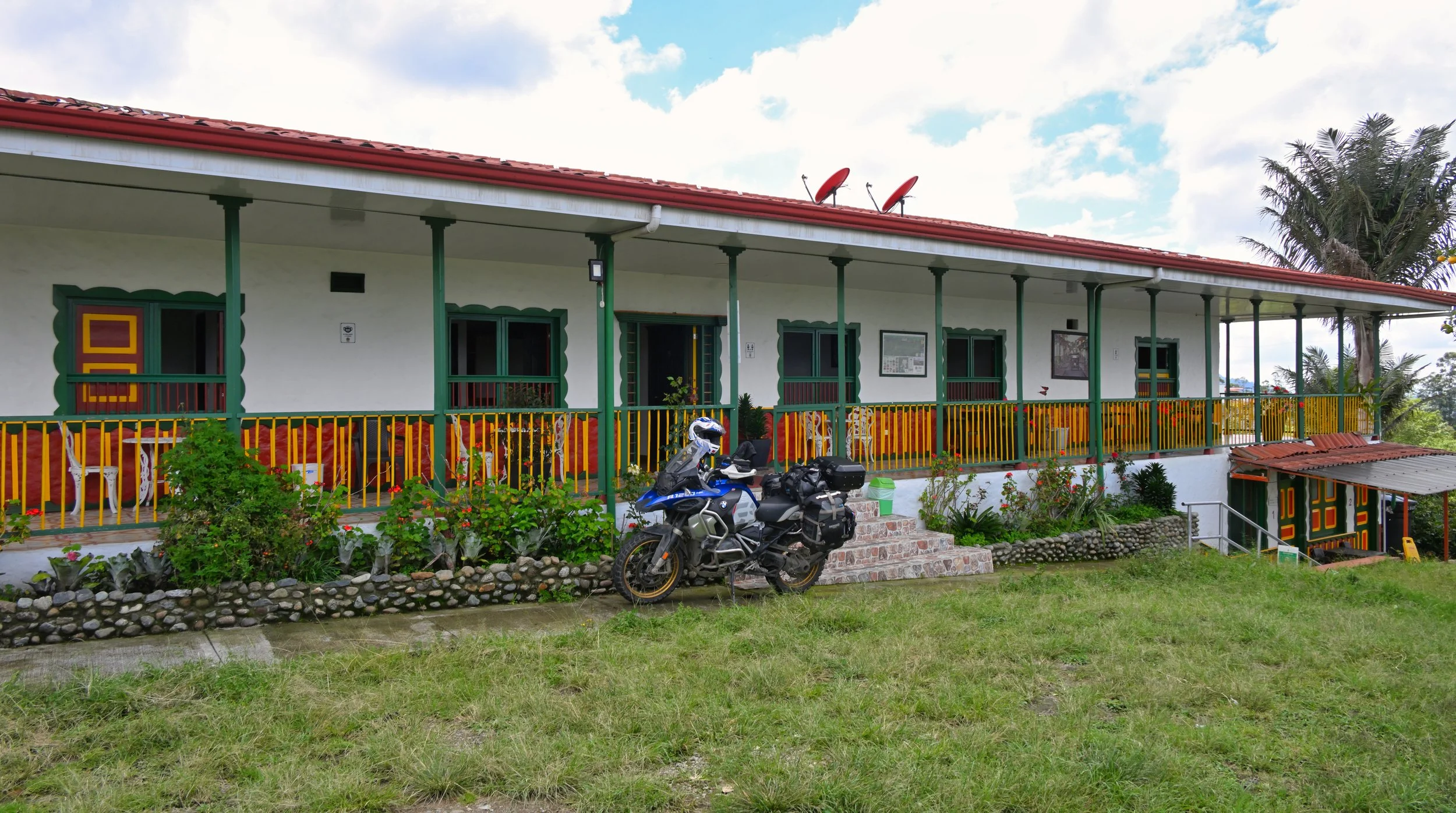 mi casa at Salento. Note the parking spot 👍