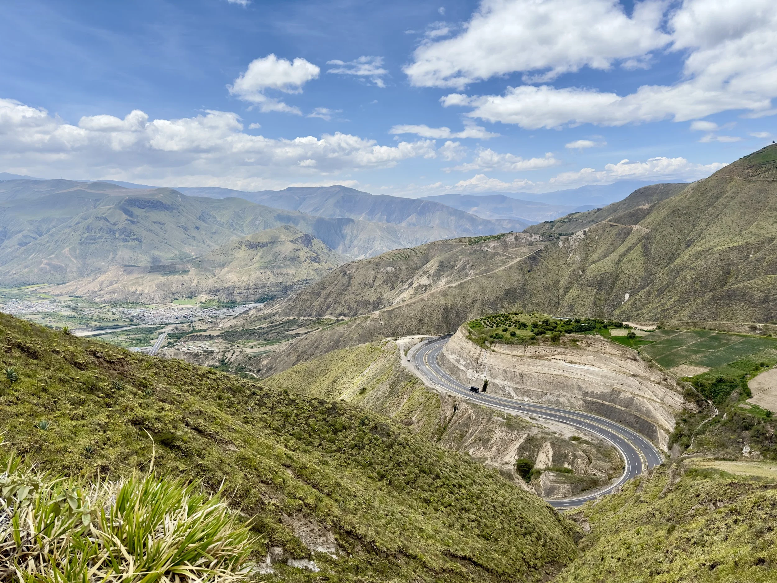 descending to town of Juncal