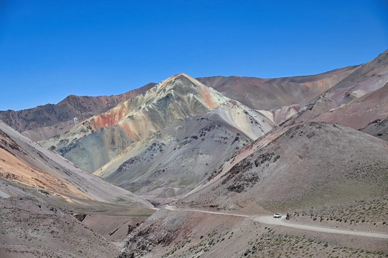 his looks like a painting