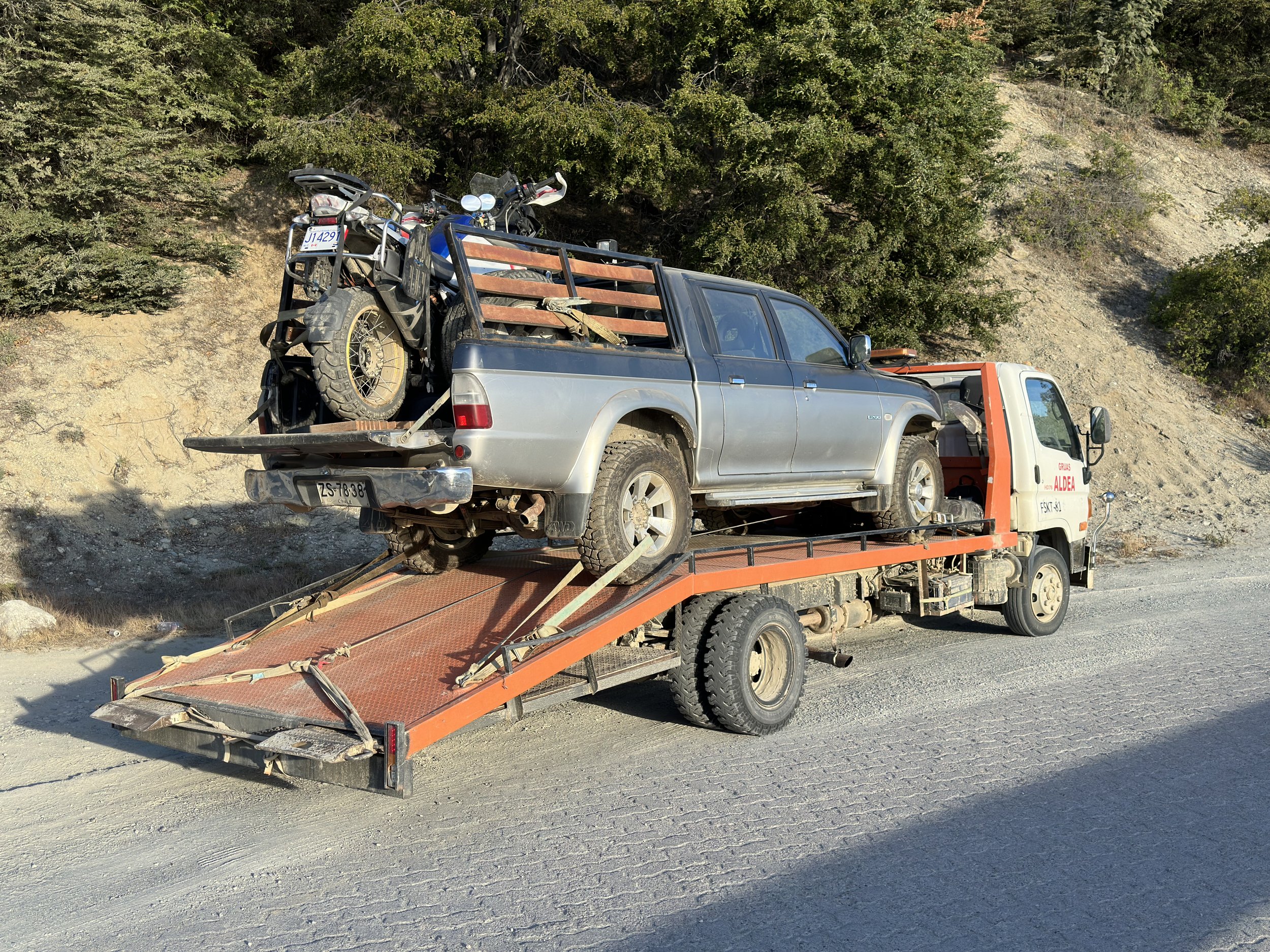  This is how you travel in Patagonia with your disabled bike