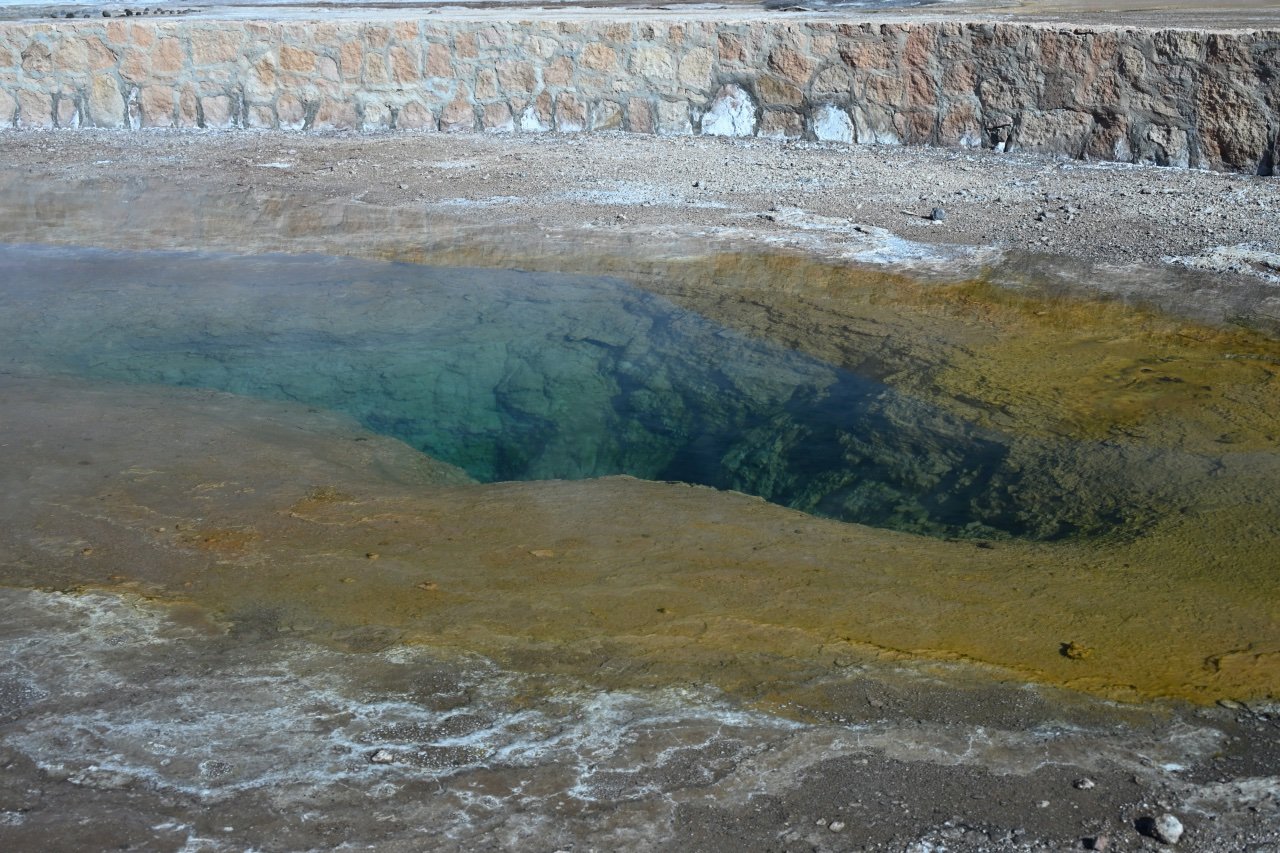  The water was amazingly clear.