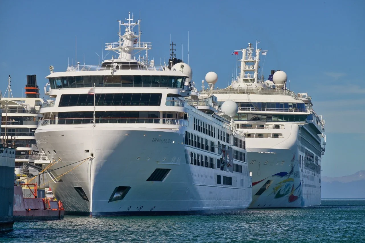  the streets are full of cruise ship passengers