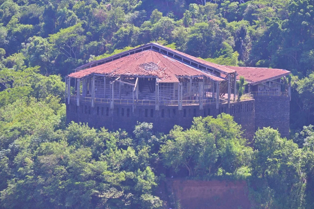  this has seen much better days, whatever it was