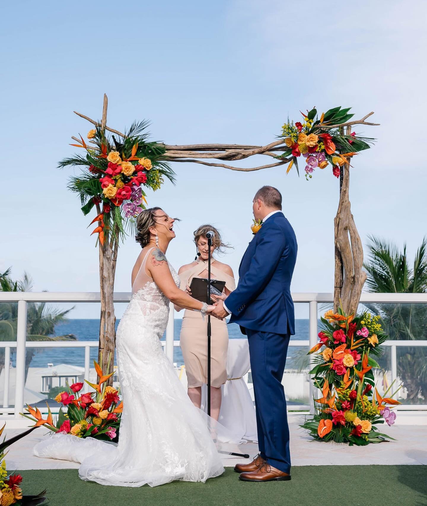 A year of love for these two, can&rsquo;t believe it&rsquo;s been a year since Heather and Josh&rsquo;s tropical wedding in Pompano Beach 🌴
&mdash;&mdash;&mdash;
📷 @gloriaruthphoto