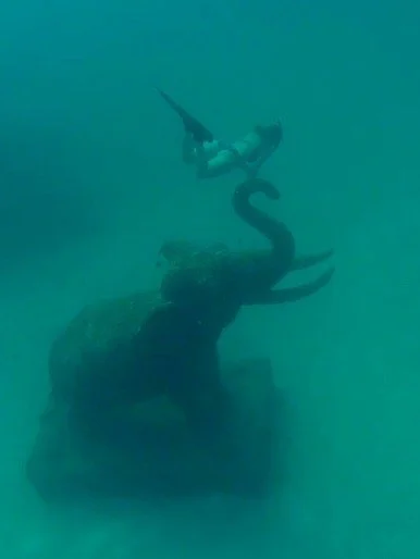 Lissy Marsh with an underwater elephant in Thailand