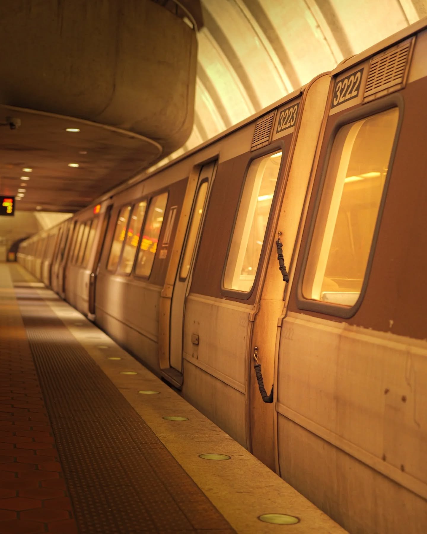 Moody Metro in Downtown Washington DC.
📷 @lumix #s5ii + #50mm f1.8 & @lightroom 📷
#lightroomedits #subway #streetphotography #Downtown #washingtondc #moodyphotography
