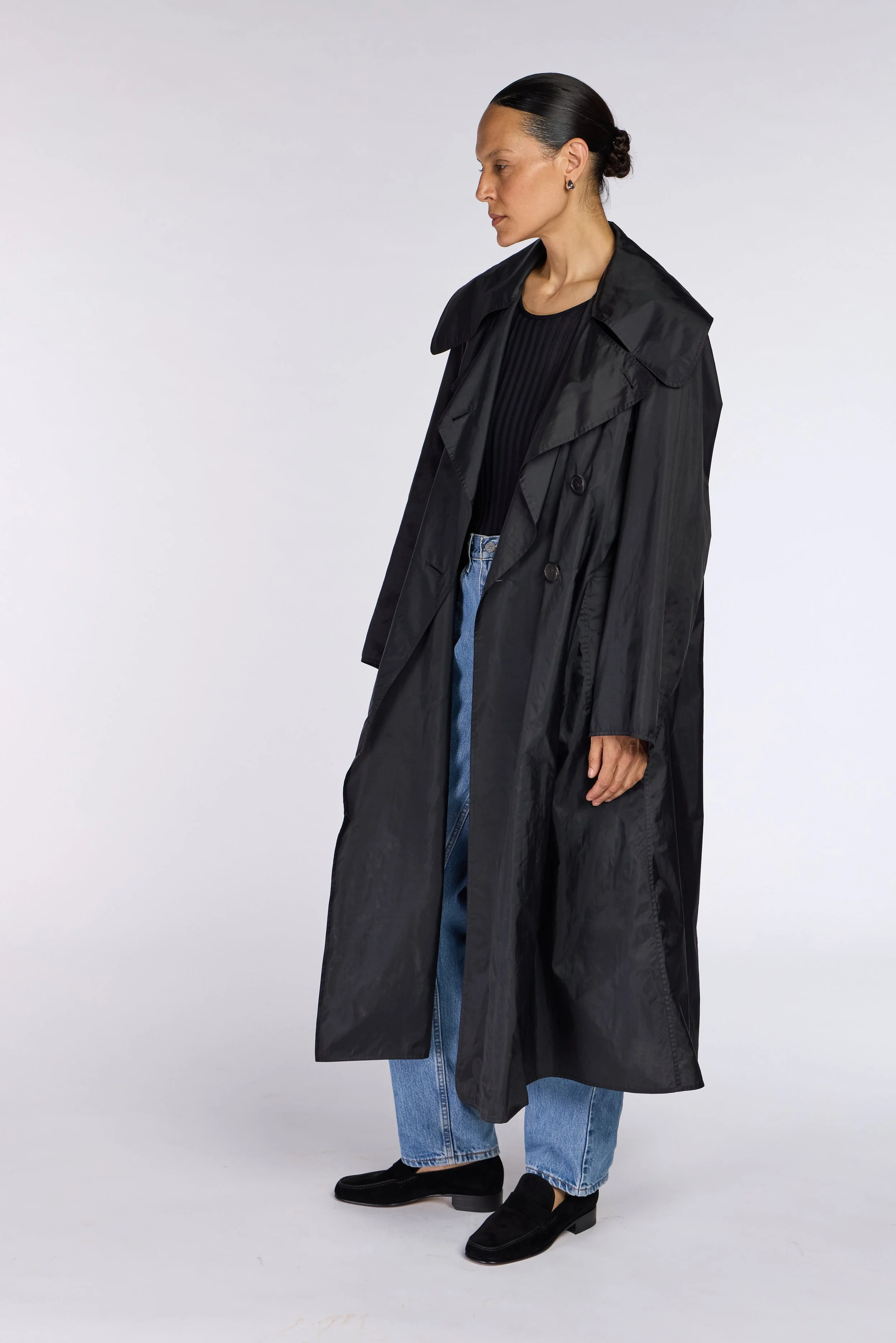 Alaïa A/W 1991 Lightweight Trench Coat – vintage Alaïa, vintage Azzedine Alaia, Alaïa archive – Autumn/Winter 1991 (AW91), Fall/Winter 1991 (FW91) – Mae Vintage London