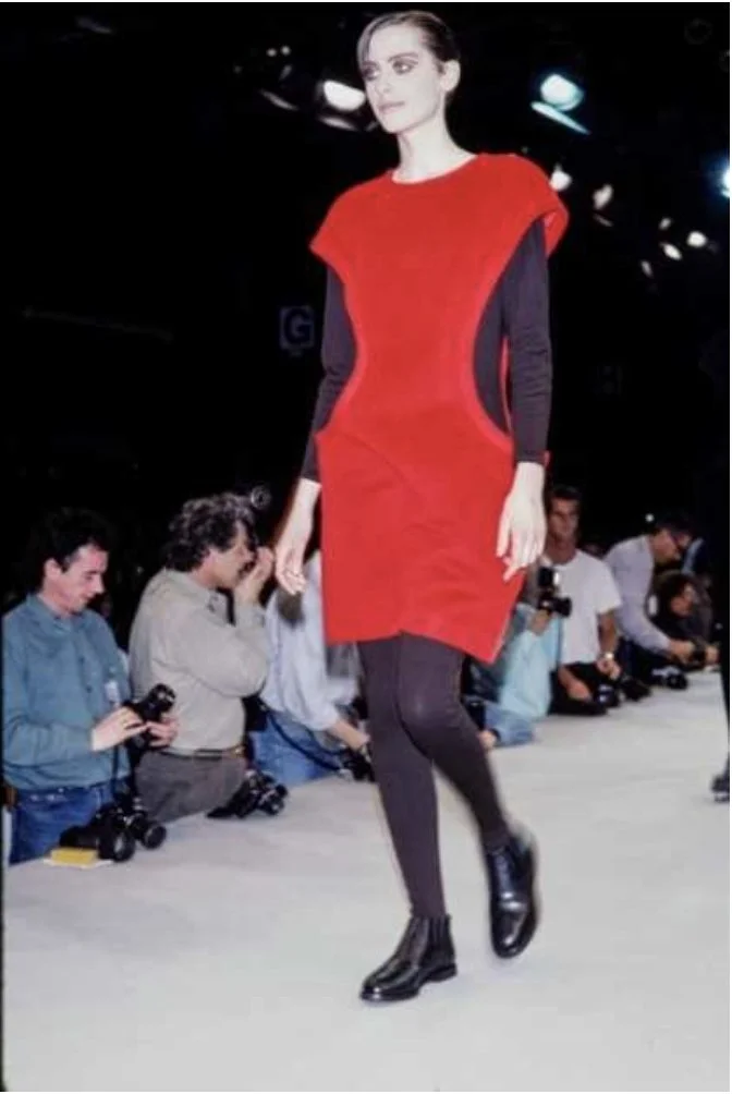 Yohji Yamamoto A/W 1989 Dress – runway and archive image – Autumn/Winter 1989 (AW89), Fall/Winter 1989 (FW89) runway – vintage Yohji Yamamoto, Yohji Yamamoto archive