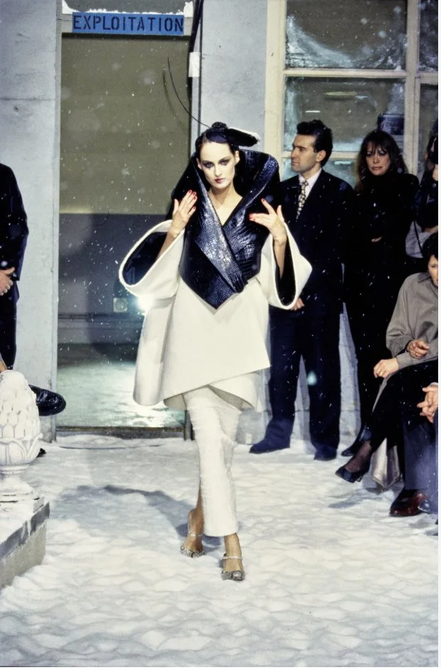 John Galliano A/W 1995 “Dolores” Tent Coat – runway and archive image – Autumn/Winter 1995 (AW95), Fall/Winter 1995 (FW95) runway – vintage John Galliano, John Galliano archive, Galliano runway
