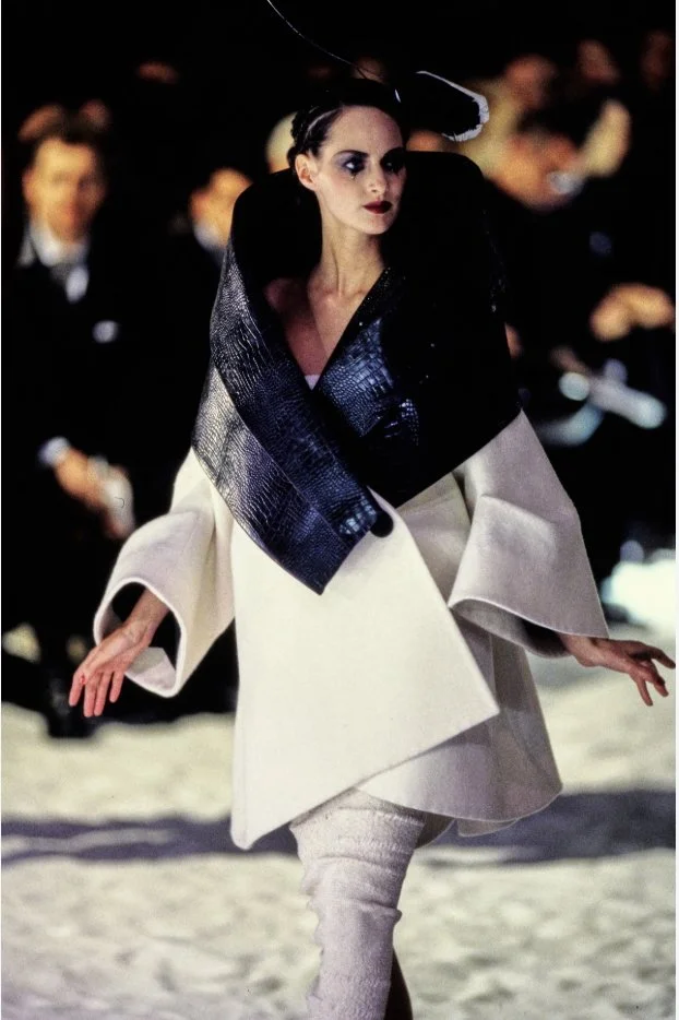 John Galliano A/W 1995 “Dolores” Tent Coat – runway and archive image – Autumn/Winter 1995 (AW95), Fall/Winter 1995 (FW95) runway – vintage John Galliano, John Galliano archive, Galliano runway