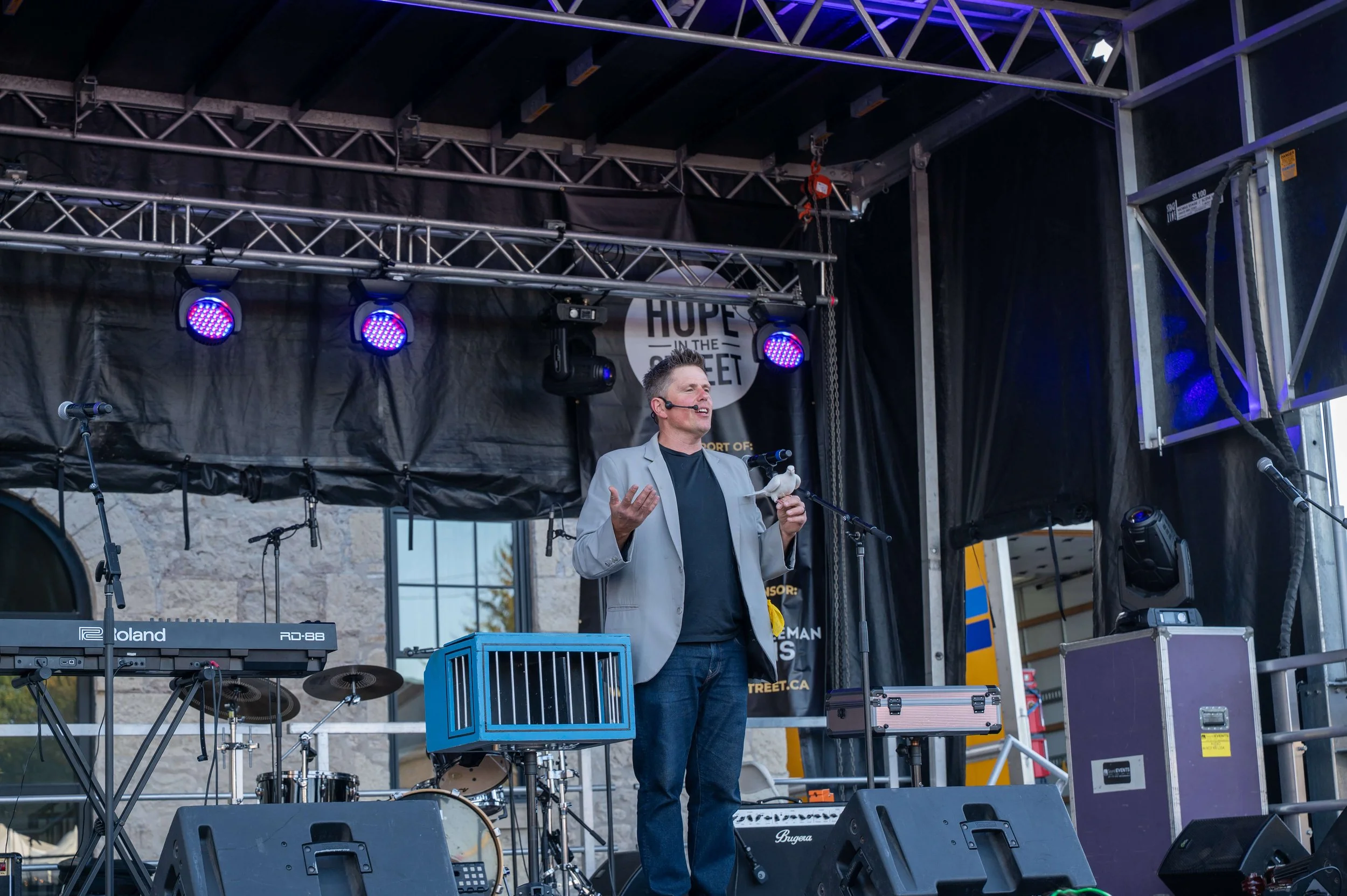 Hope in the street3.jpg