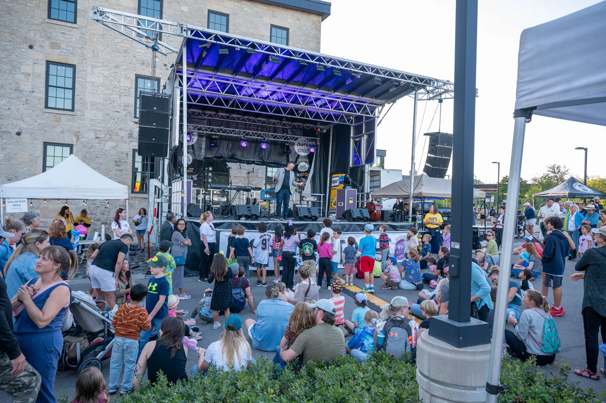 Hope in the street5.jpg