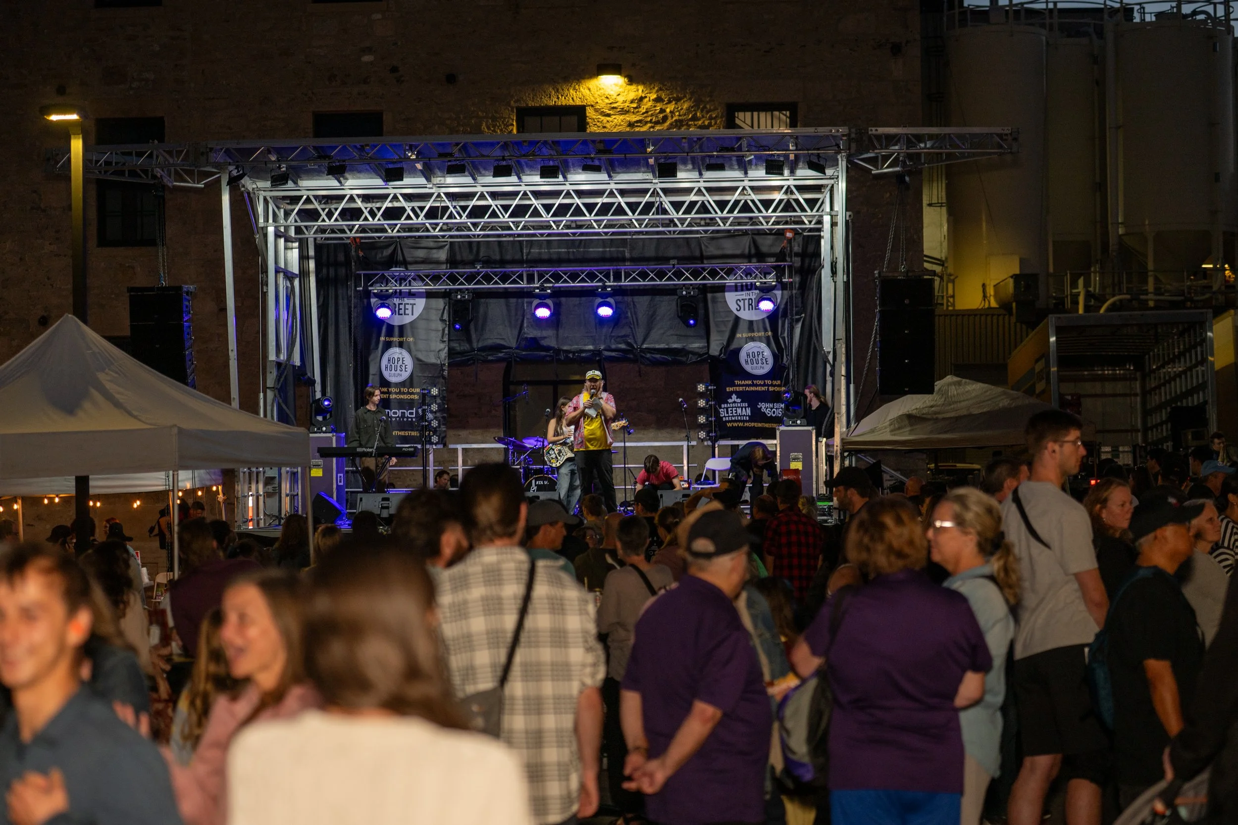 Hope in the street95.jpg