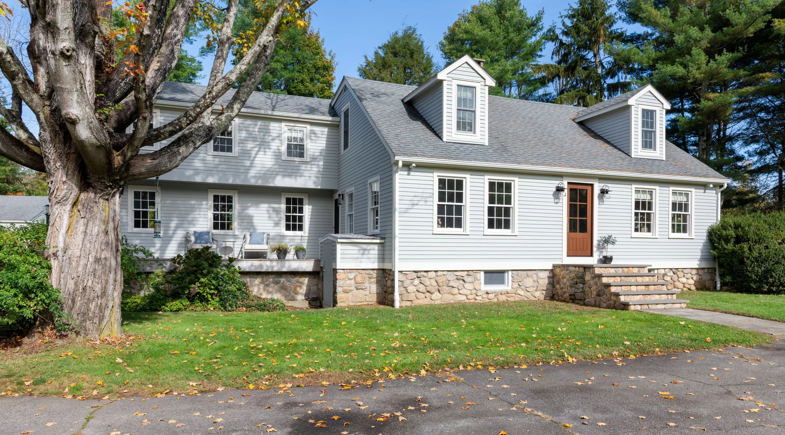 exterior house front.jpg