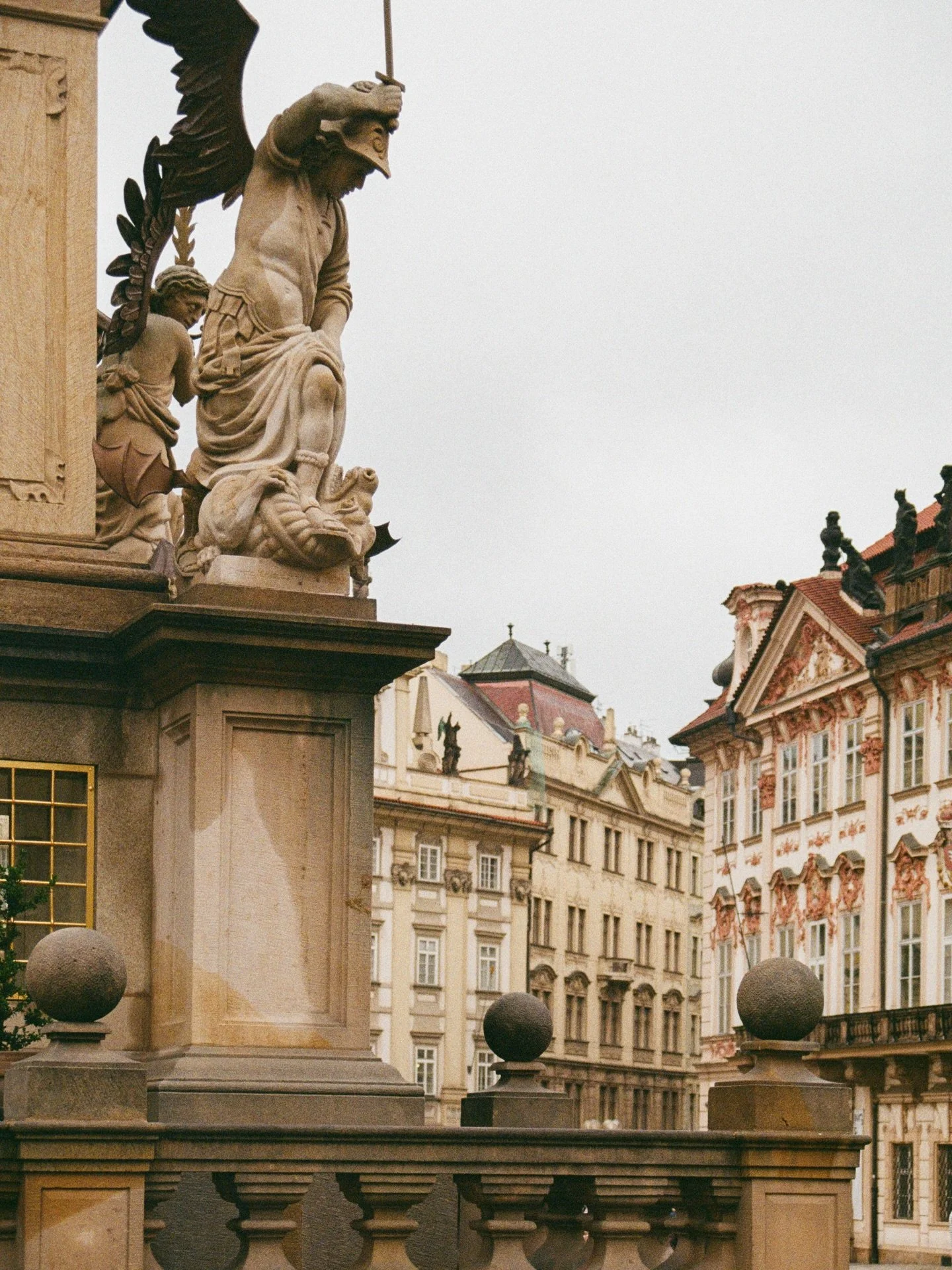 the beautiful baroque buildings of Prague 🪽 
.
.
.
.
.
.
.
.
.
.
.
#praguecity #oneearthmagazine #architecturephoto #praguelife #35mmfilmphoto
