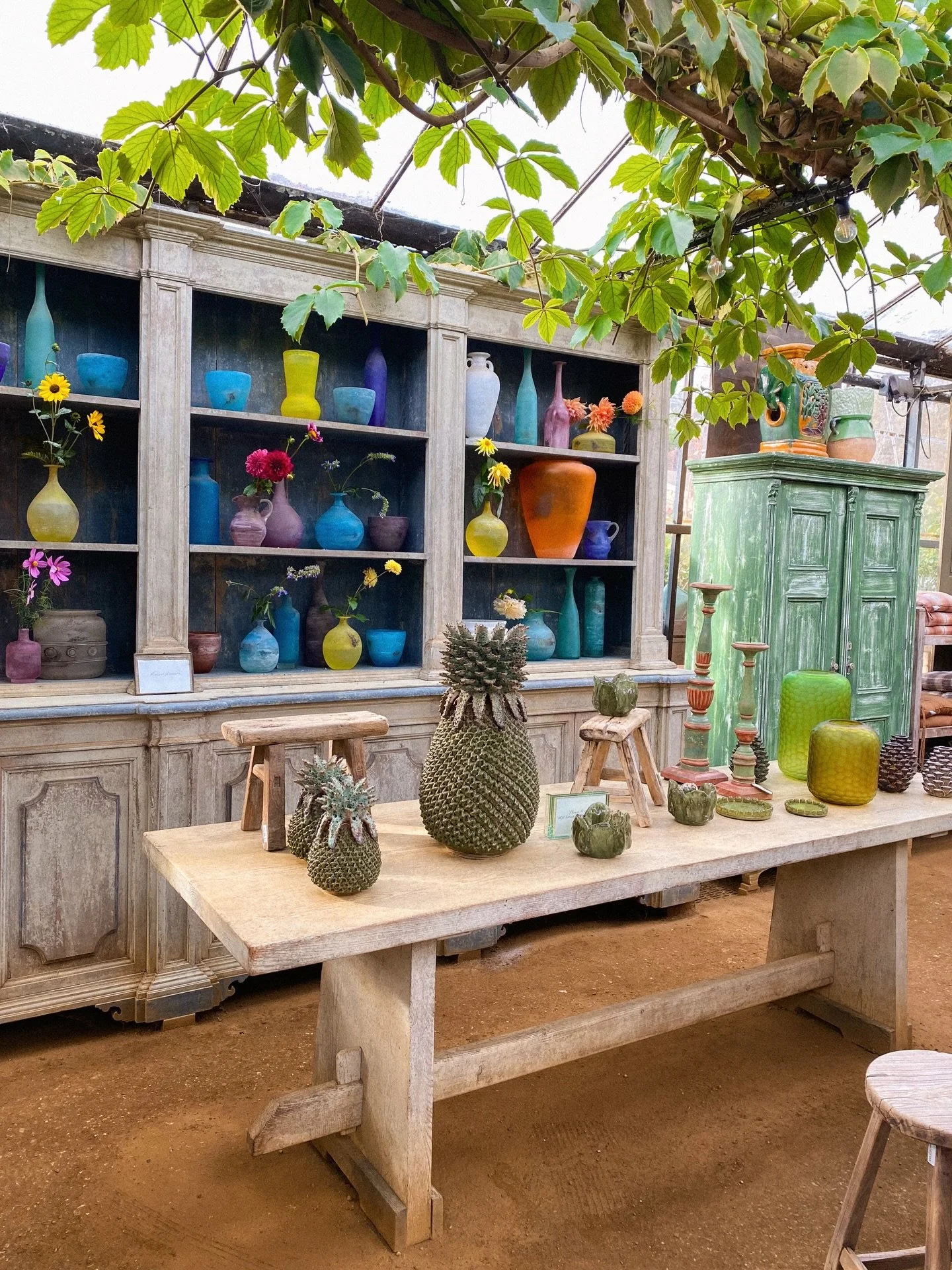 our favourite place for interior inspiration @petershamnurseries 💚
.
.
.
.
.
.
.
.
.
.
.
.
.
#mytinyatlashello #hellebore #gardentherapy #flowerphotos #35mmfilmphoto
