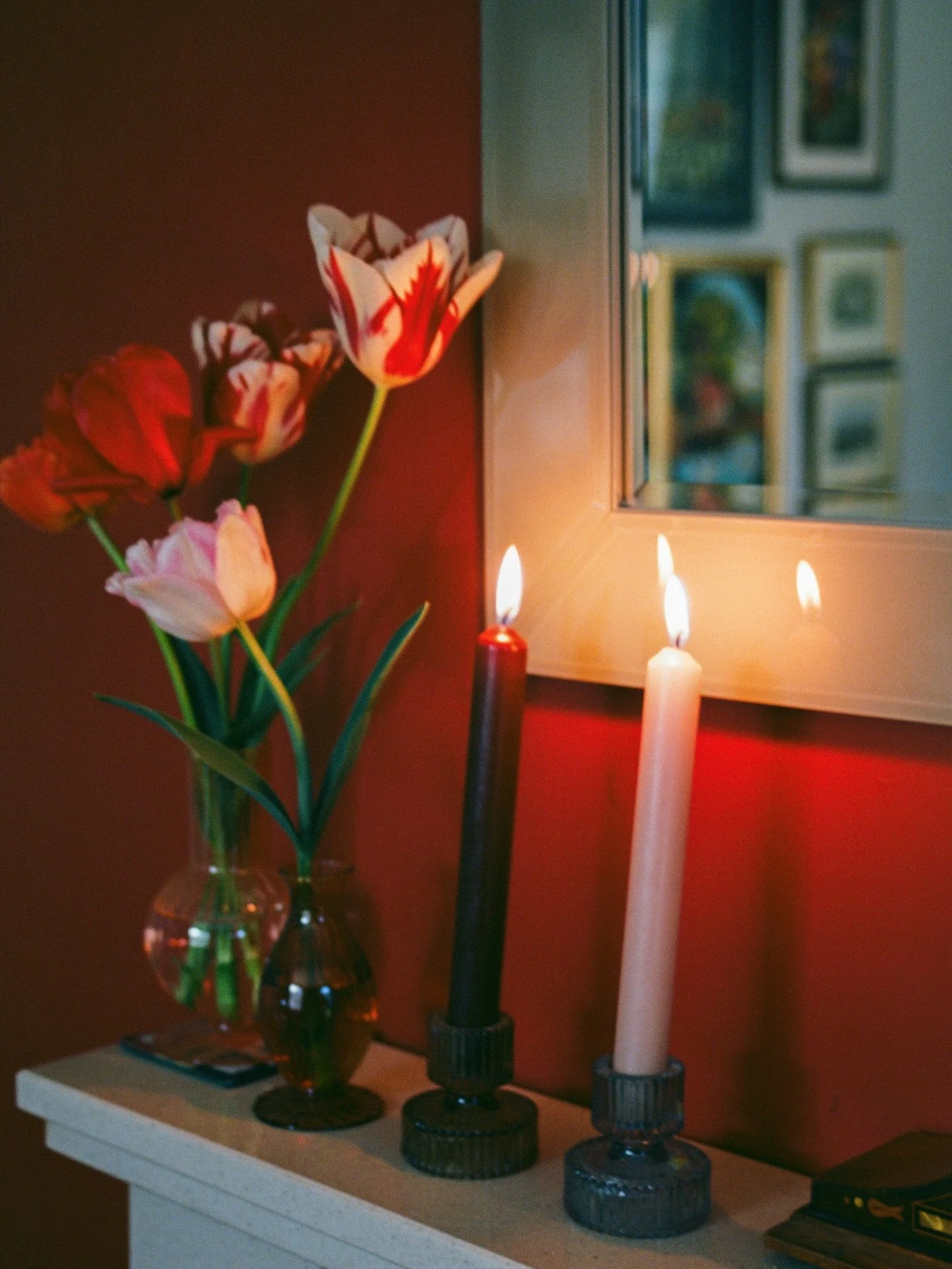 mantle moments 🕯️ 
.
.
.
.
.
.
.
.
.
.
.
.
.
#cherryblossomseason #botanicalgarden #blossomtree #gardenphotography #gardentherapy