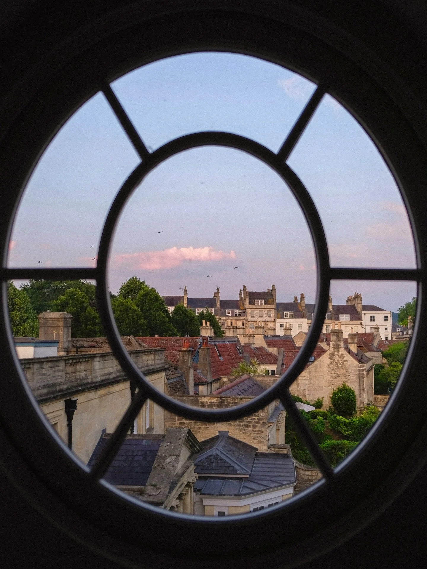 from last summer&rsquo;s archive @royalcrescent_hotel 💜
.
.
.
.
.
.
.
.
.
.
.
.
#bathcity #windowfilm #summerphotography #windowview #sunsetcolours