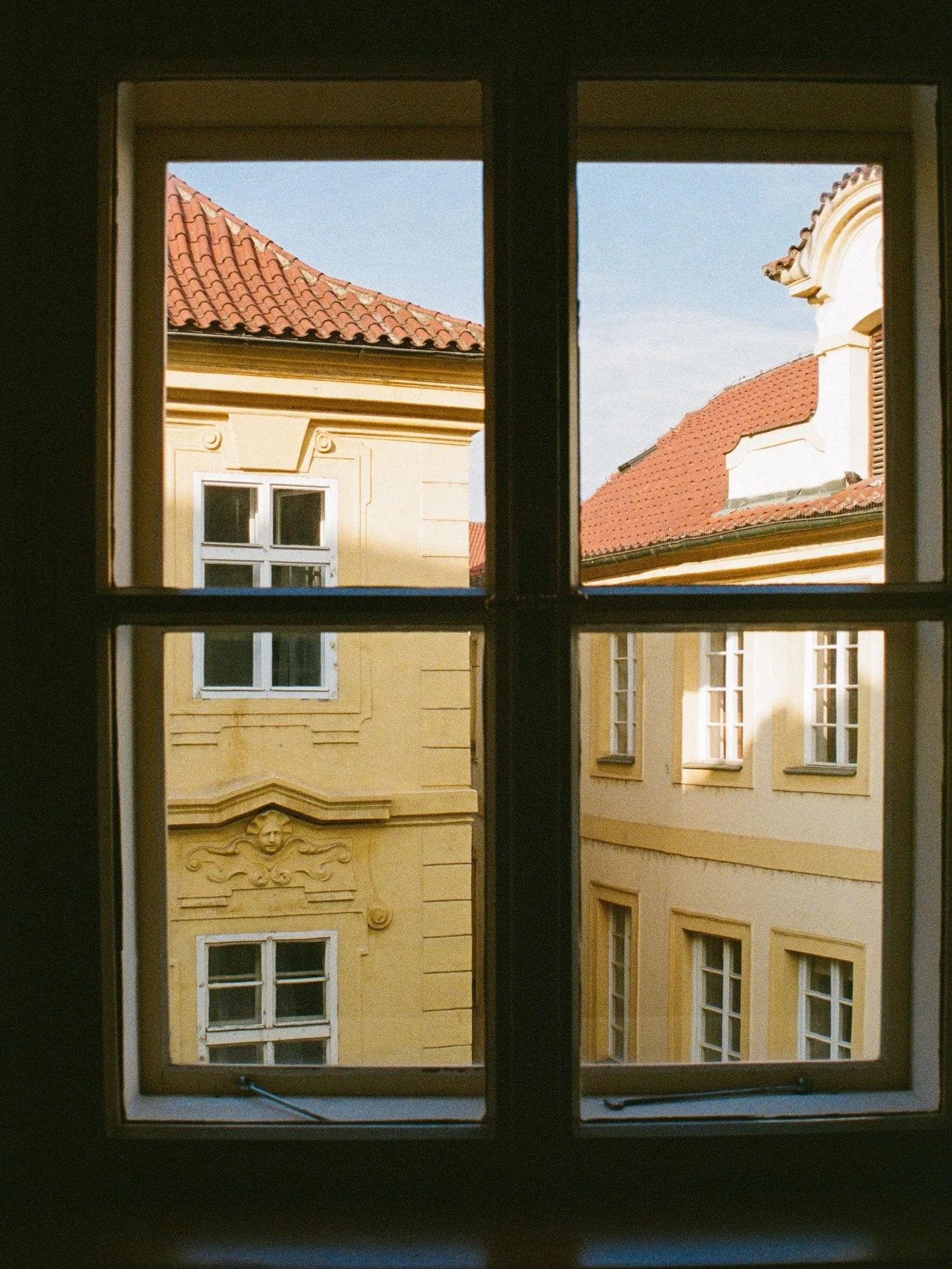 early morning light in Prague 💛
.
.
.
.
.
.
.
.
.
.
.
#praguecity #oneearthmagazine #windowview #praguelife #35mmfilmphoto
