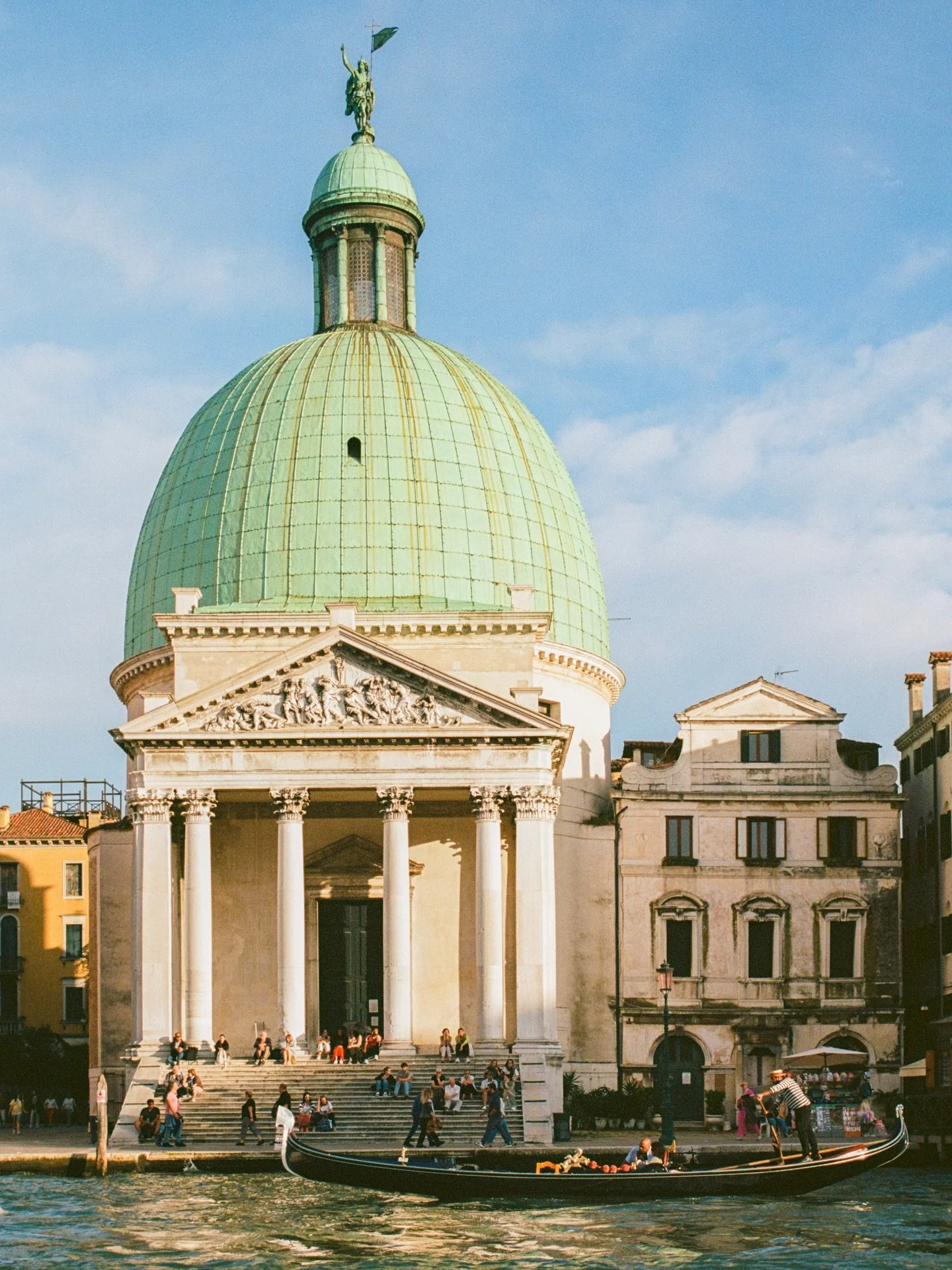 views of Venice 🌊
.
.
.
.
.
.
.
.
.
.
.
#venicephotographer #photovogue #veneziagram #mytinyatlashello #35mmfilmphoto