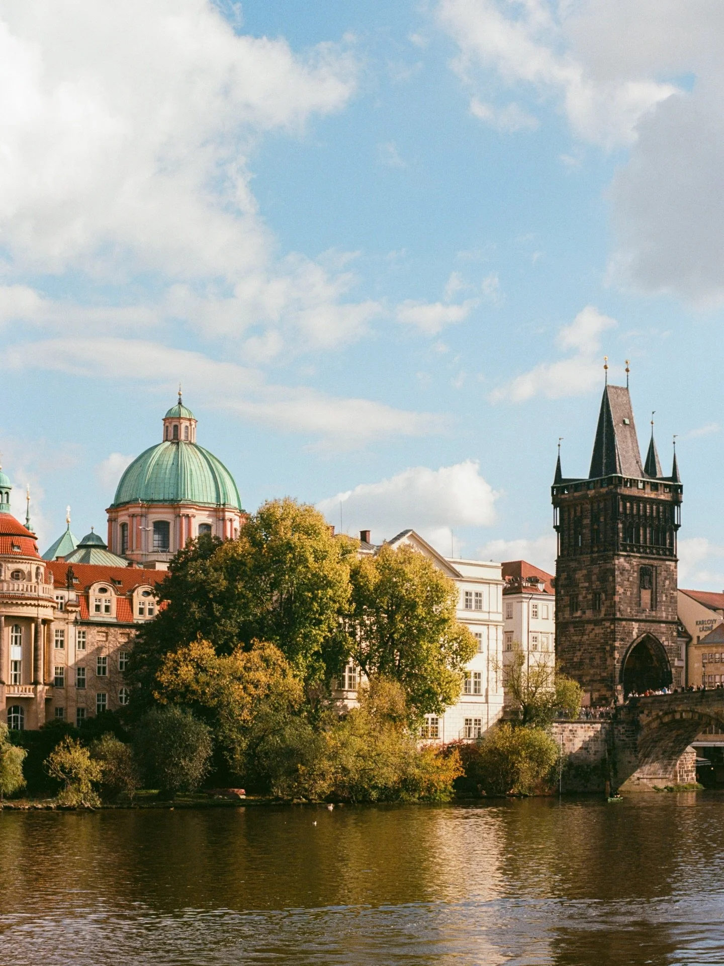 perfect Prague 🧡
.
.
.
.
.
.
.
.
.
.
.
#praguecity #oneearthmagazine #architecturephoto #praguelife #35mmfilmphoto