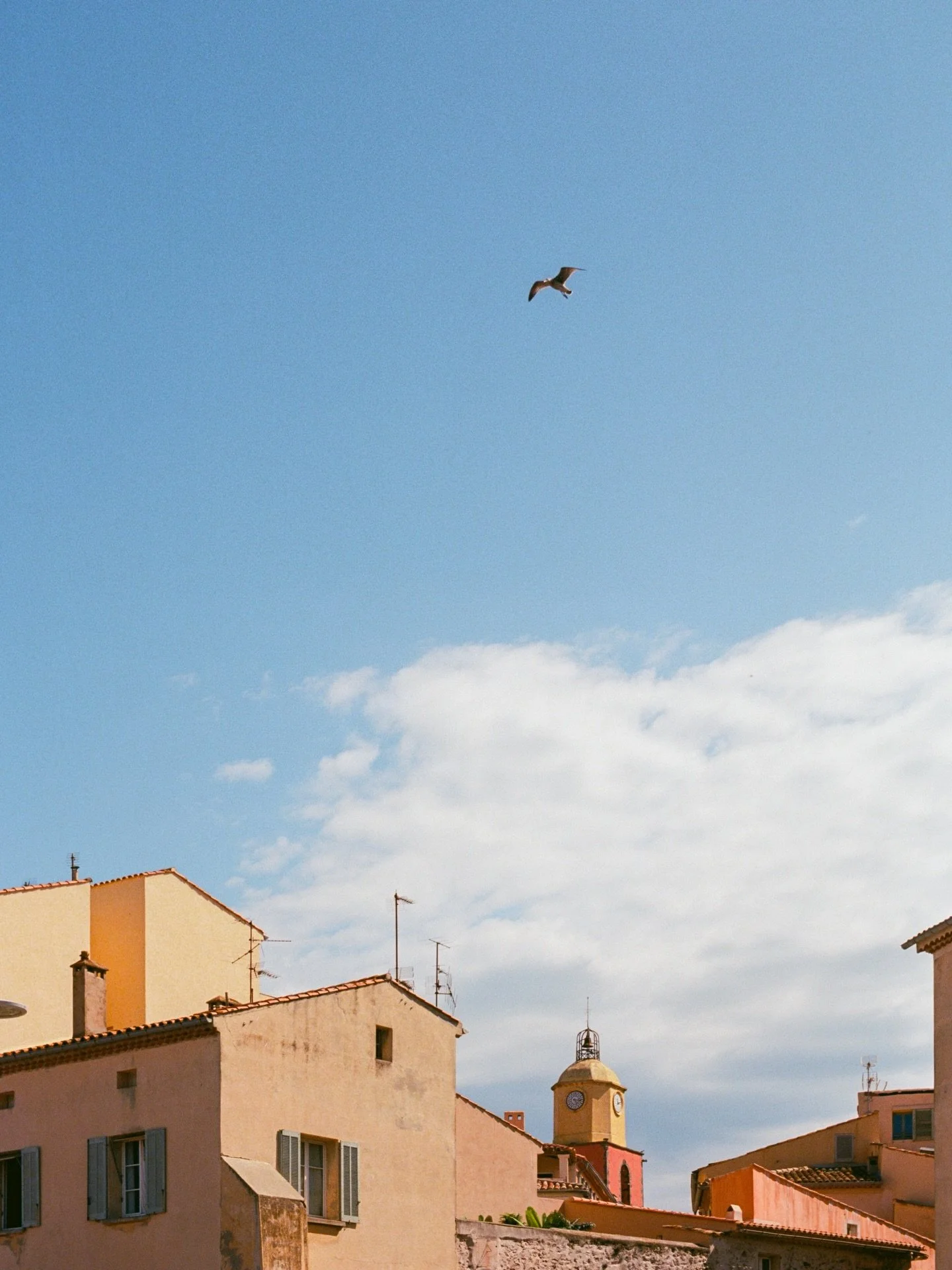 euro summer pending ⛱️
.
.
.
.
.
.
.
.
.
.
.
#sttropez #photovogue #c&ocirc;tedazur #visitfrance #35mmfilmphoto