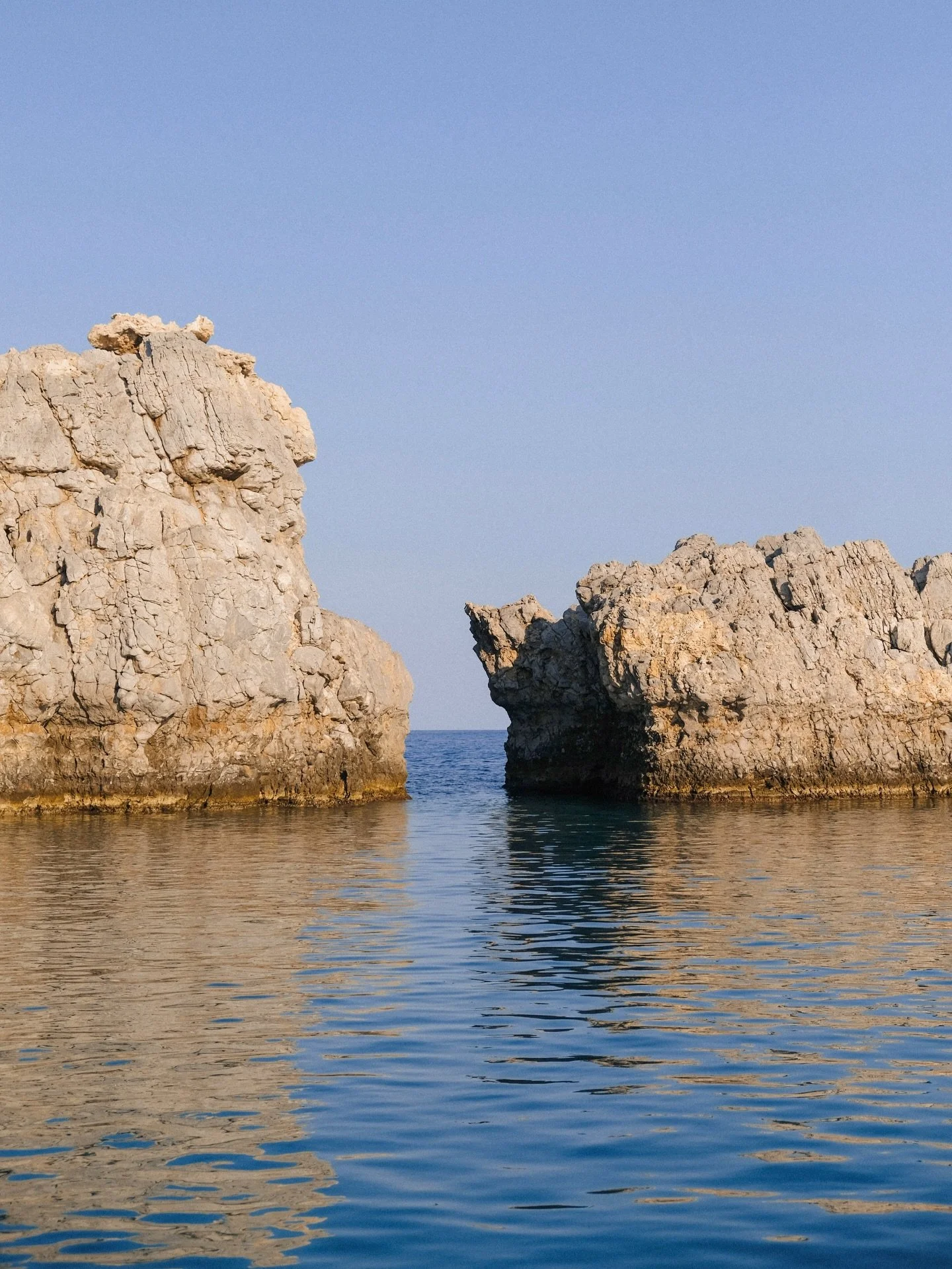 late afternoon on the water 🌊
.
.
.
.
.
.
.
.
.
.
.
#rhodesisland #thecoastdispatch #greece_moments #rodos #greecelover