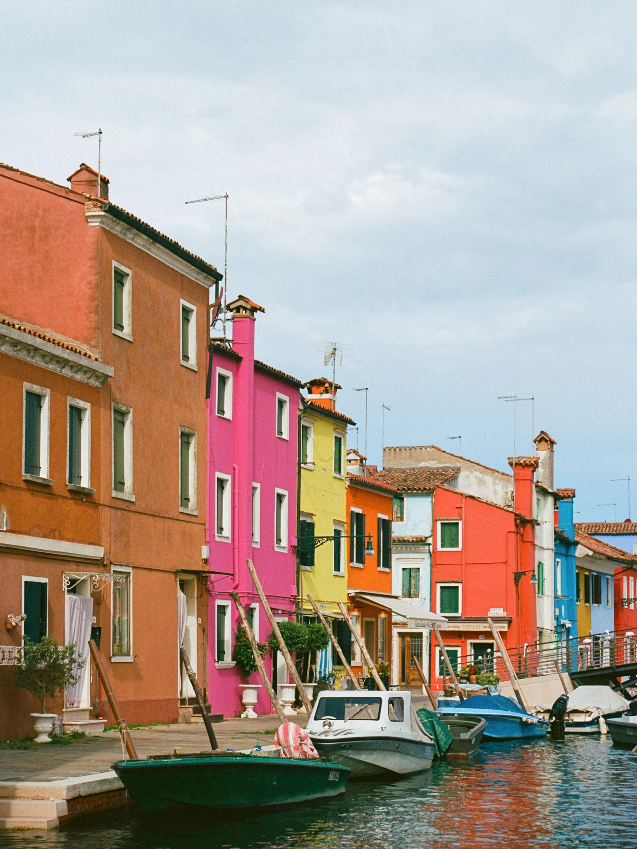 hoping to make Venice and its surrounding islands an annual trip 🌈 
.
.
.
.
.
.
.
.
.
.
.
#venicephotographer #oneearthmagazine #veneziagram #burano #35mmfilmphoto