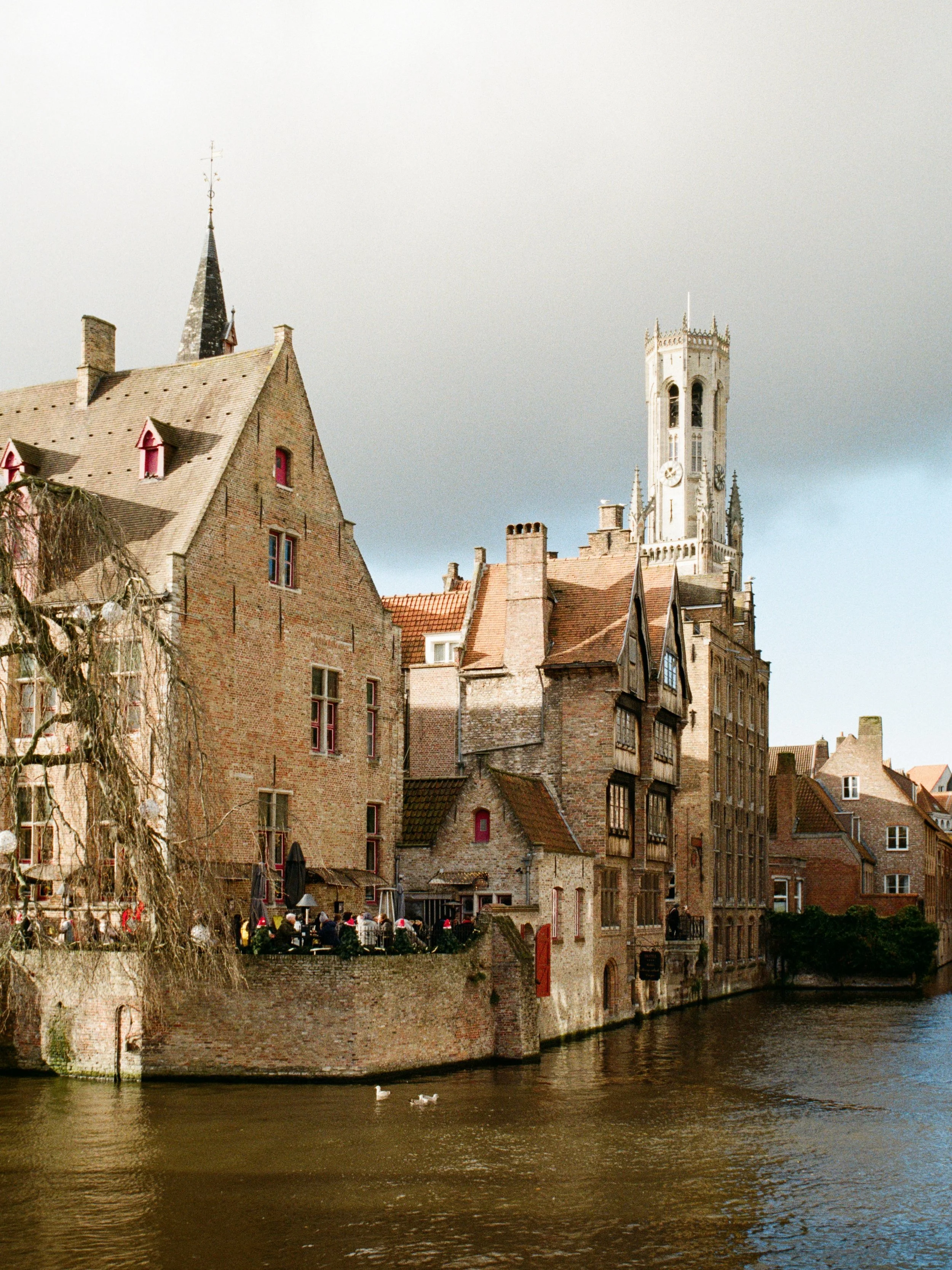 bewitching bruges 🍫
.
.
.
.
.
.
.
.
.
.
.
.
.
#photovogue #traveldiary #35mmfilmphoto #viewoftheday #onearthmagazine