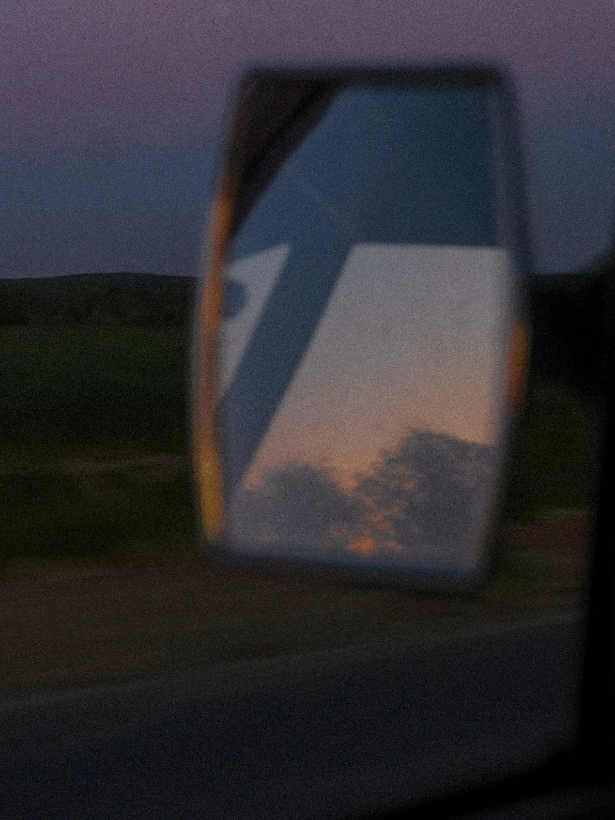 sunset cruising 🎆
.
.
.
.
.
.
.
.
.
.
.
.
.
.
.
#sunsethunter #francephotography #mgb #sunsetphotographs #viewfrommywindow