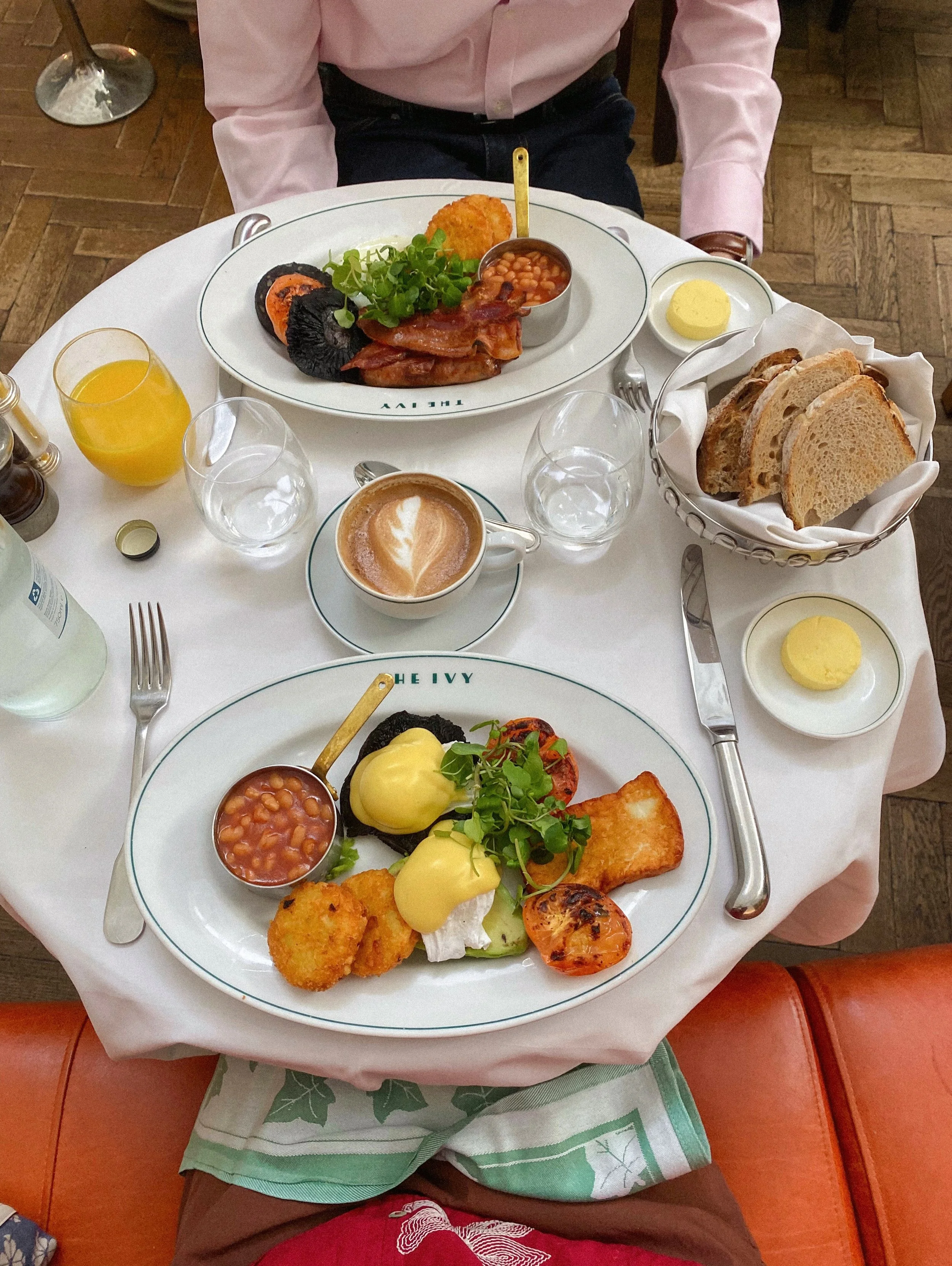 @the_ivy_collection is always a good idea 🍳☕️
.
.
.
.
.
.
.
.
.
.
.
.
.
#cheltenhamlife #theivy #fullenglish #brunchlife #cafeculture